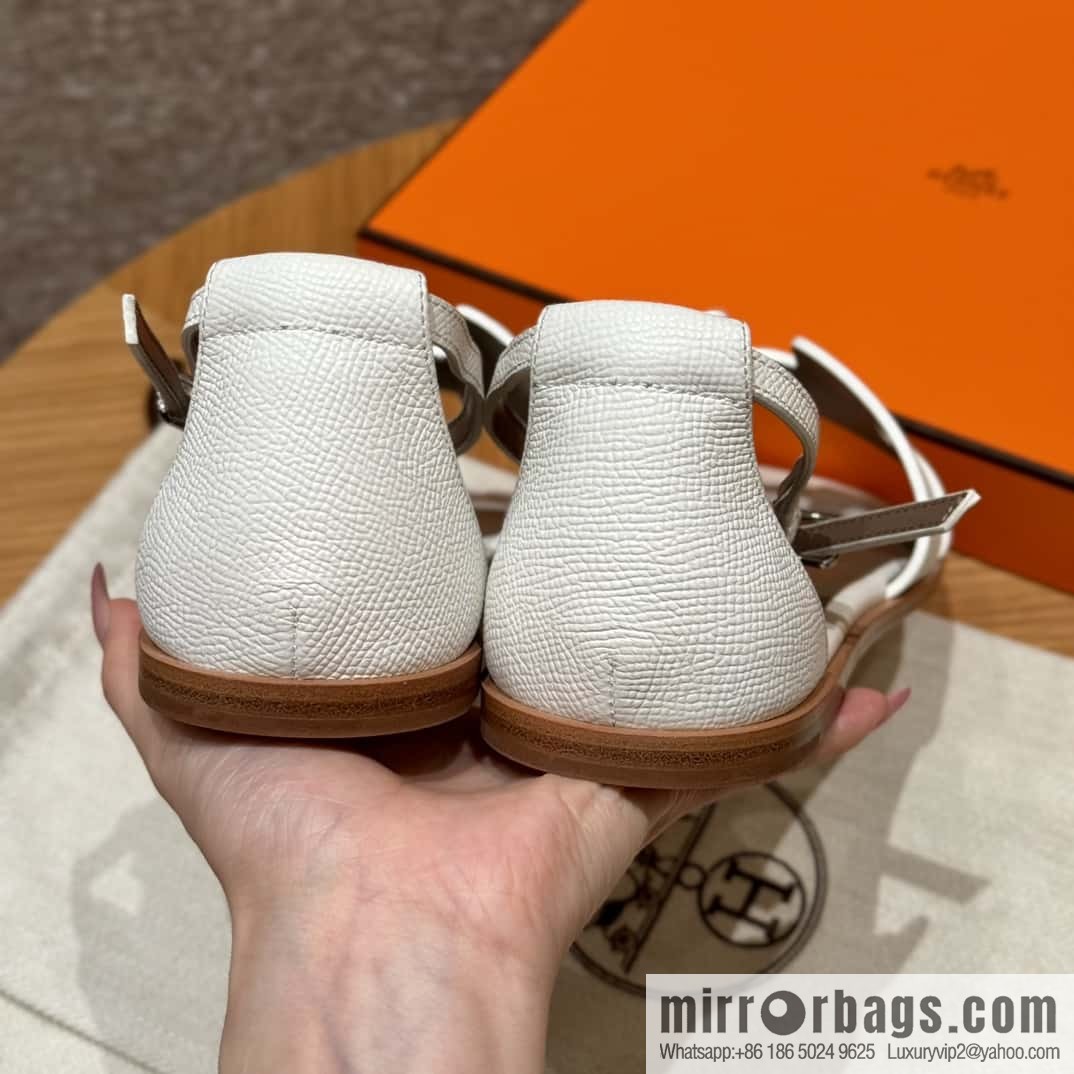Hermès H's must-wear sandals in spring and summer
