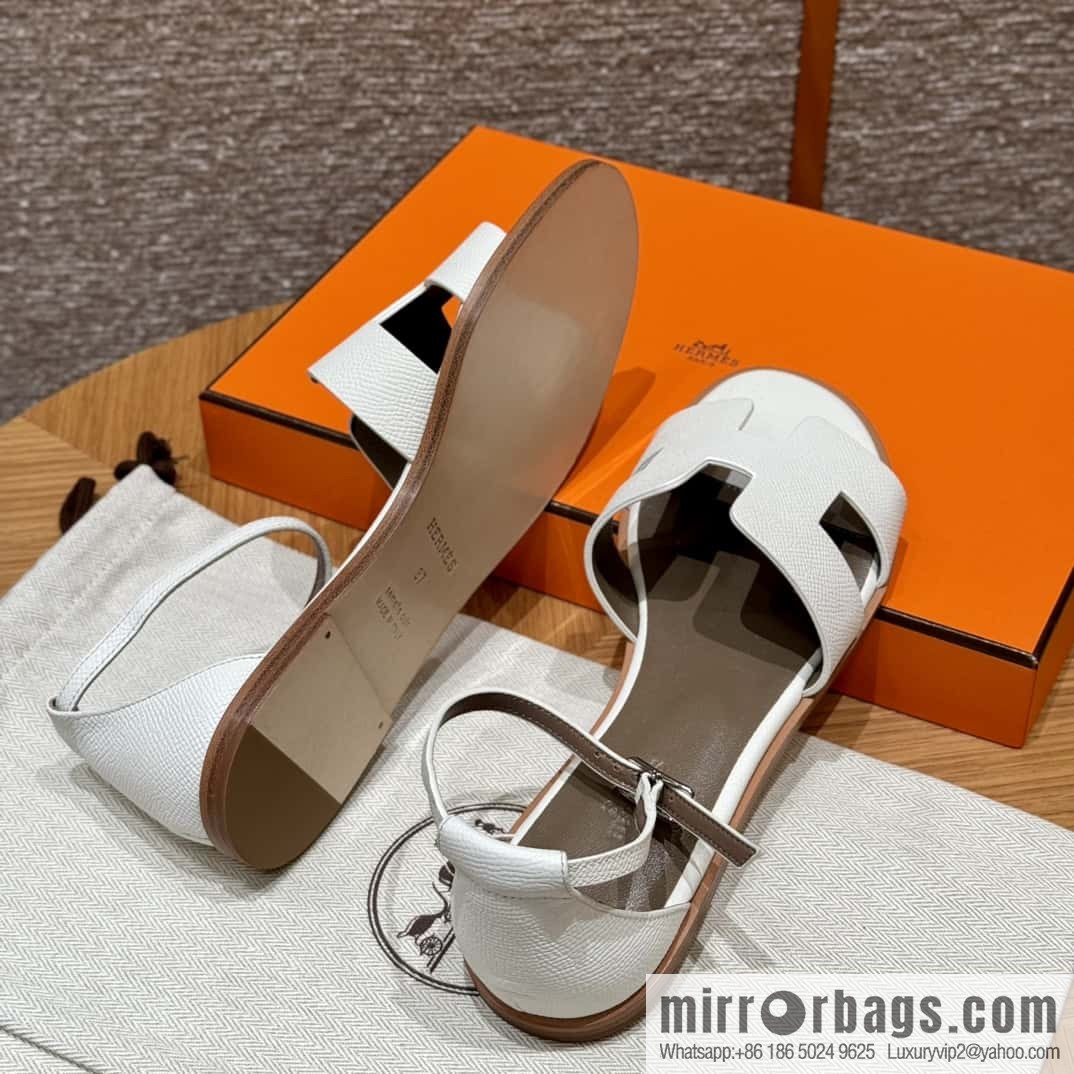 Hermès H's must-wear sandals in spring and summer