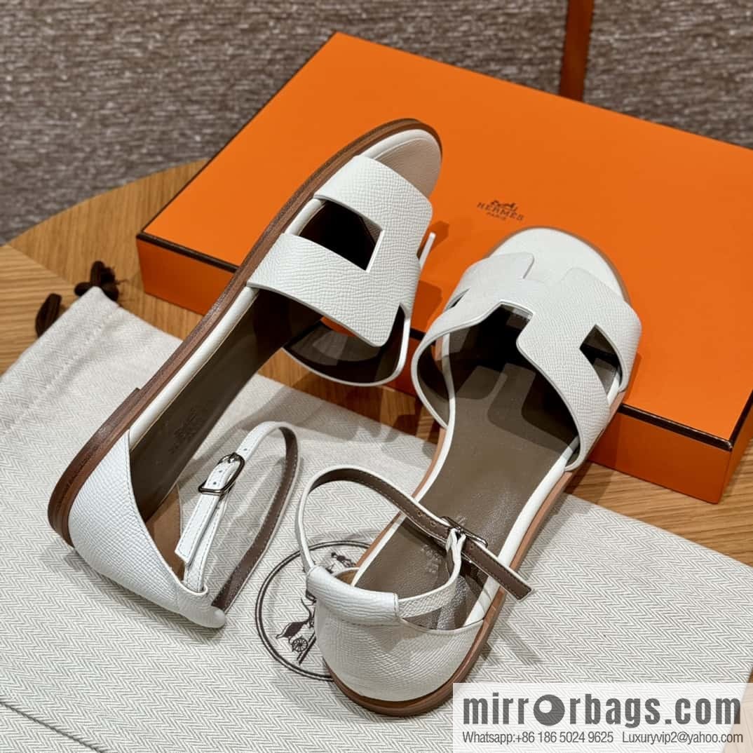 Hermès H's must-wear sandals in spring and summer