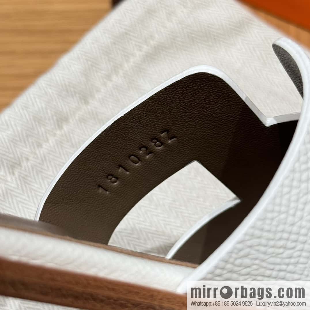 Hermès H's must-wear sandals in spring and summer