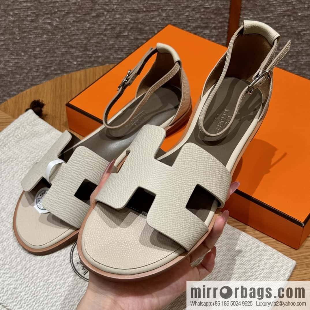 Hermès H's must-wear sandals in spring and summer