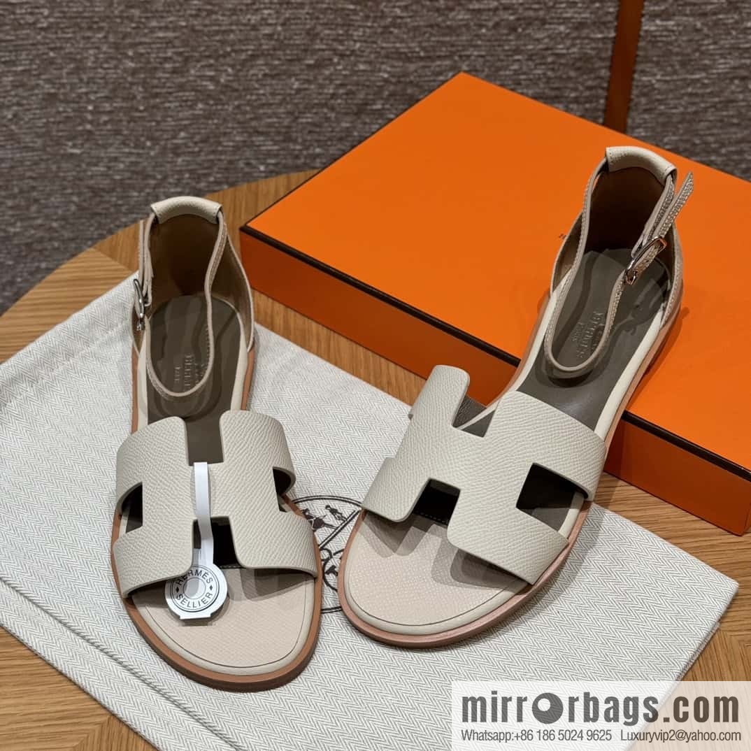 Hermès H's must-wear sandals in spring and summer