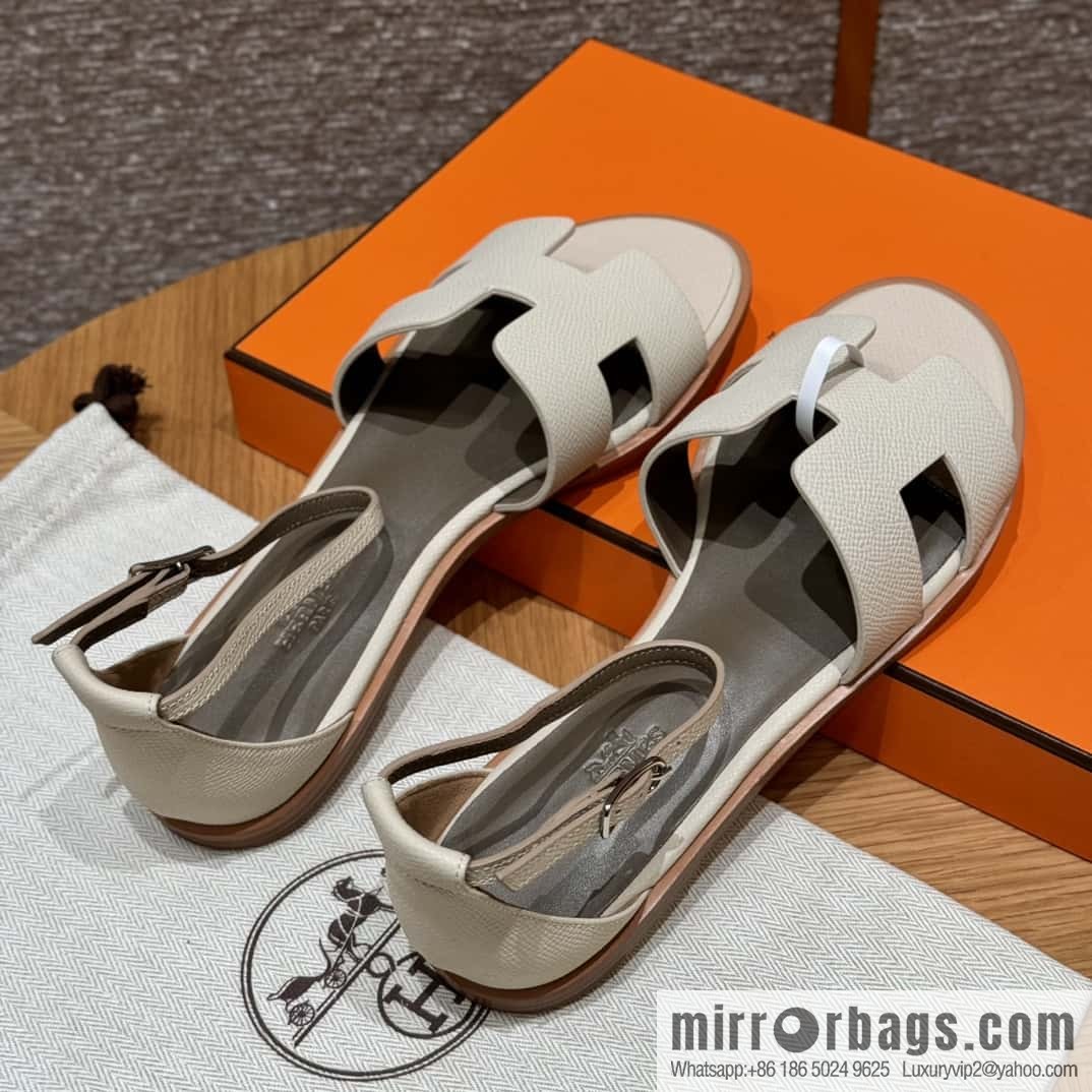 Hermès H's must-wear sandals in spring and summer