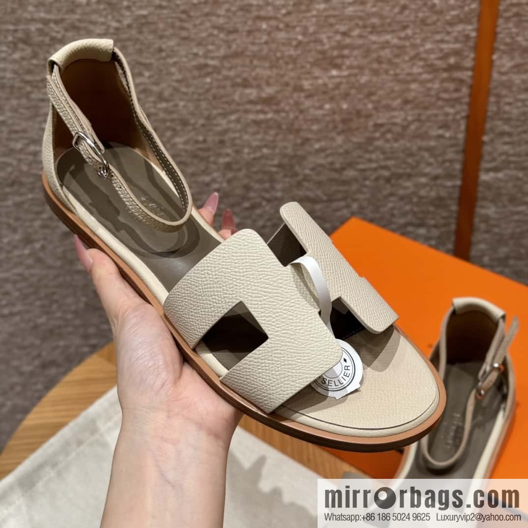 Hermès H's must-wear sandals in spring and summer