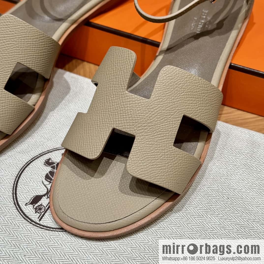 Hermès H's must-wear sandals in spring and summer