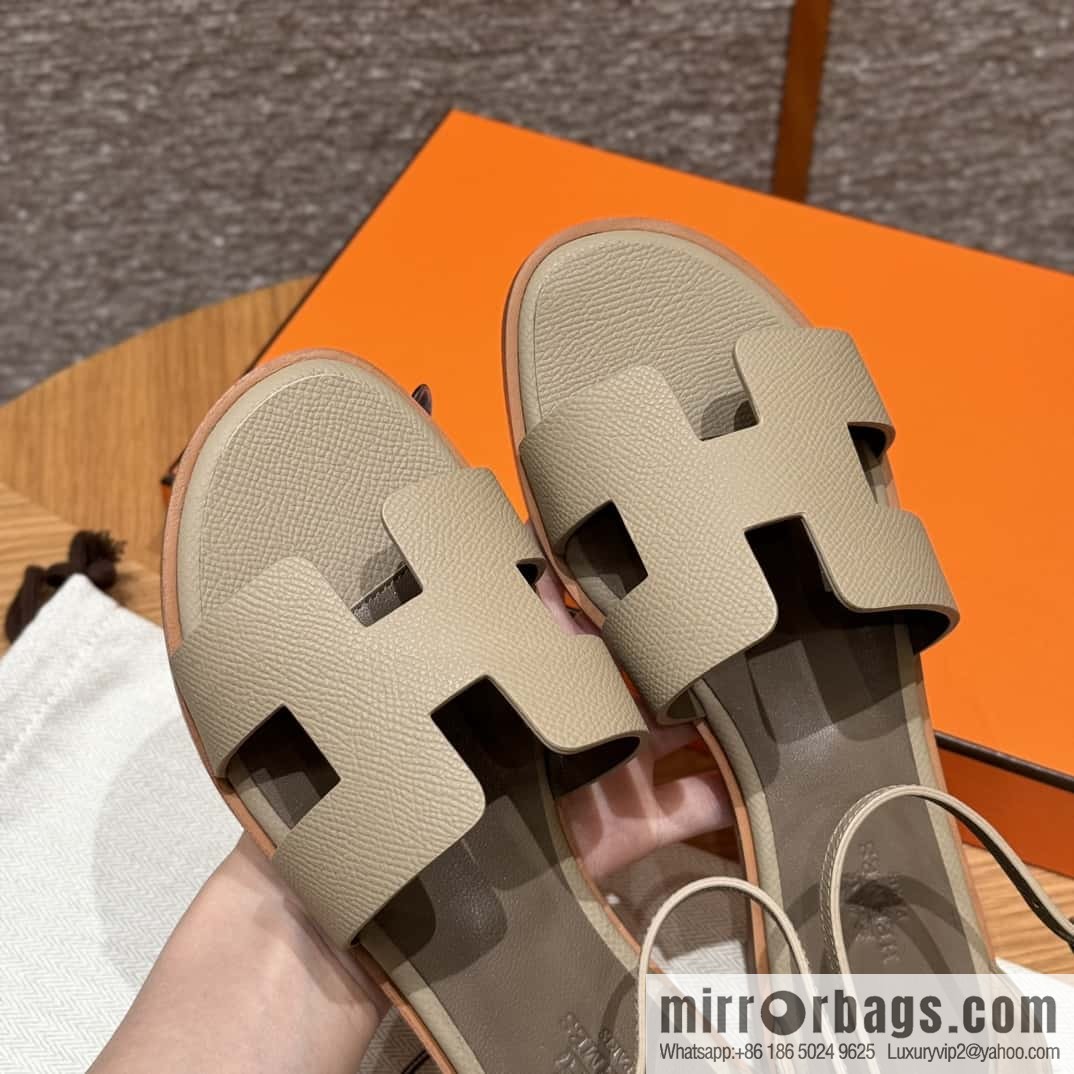Hermès H's must-wear sandals in spring and summer