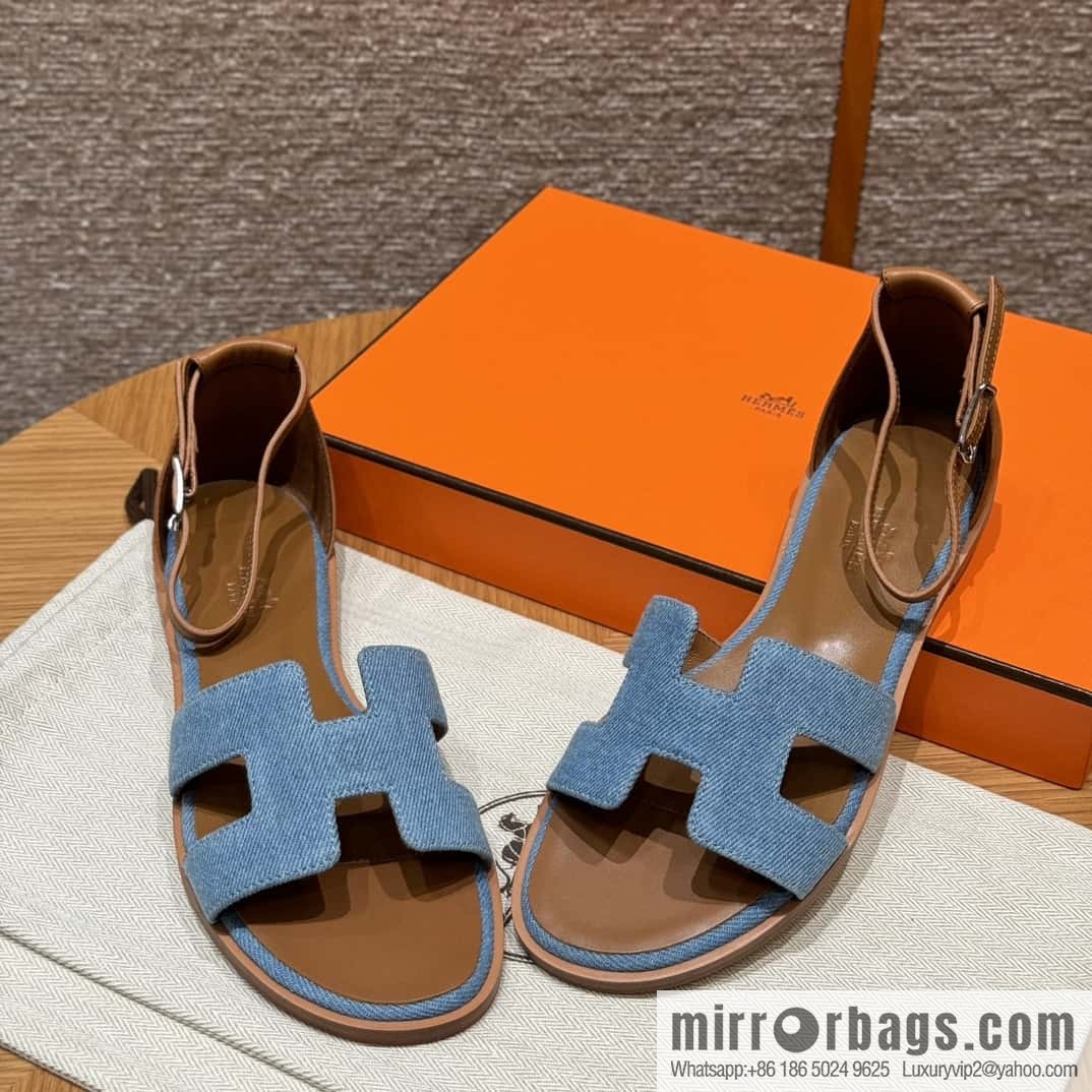 Hermès H's must-wear sandals in spring and summer