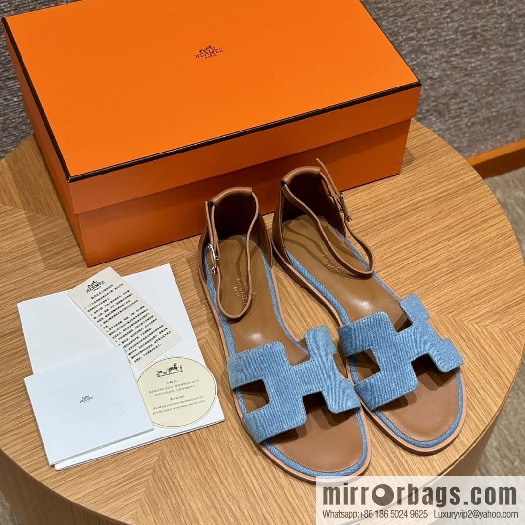 Hermès H's must-wear sandals in spring and summer