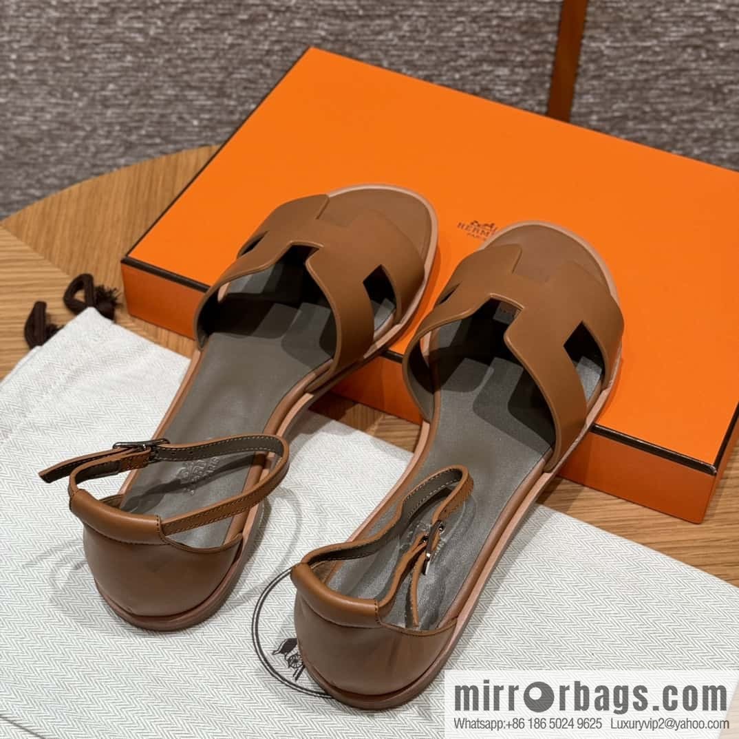 Hermès H's must-wear sandals in spring and summer