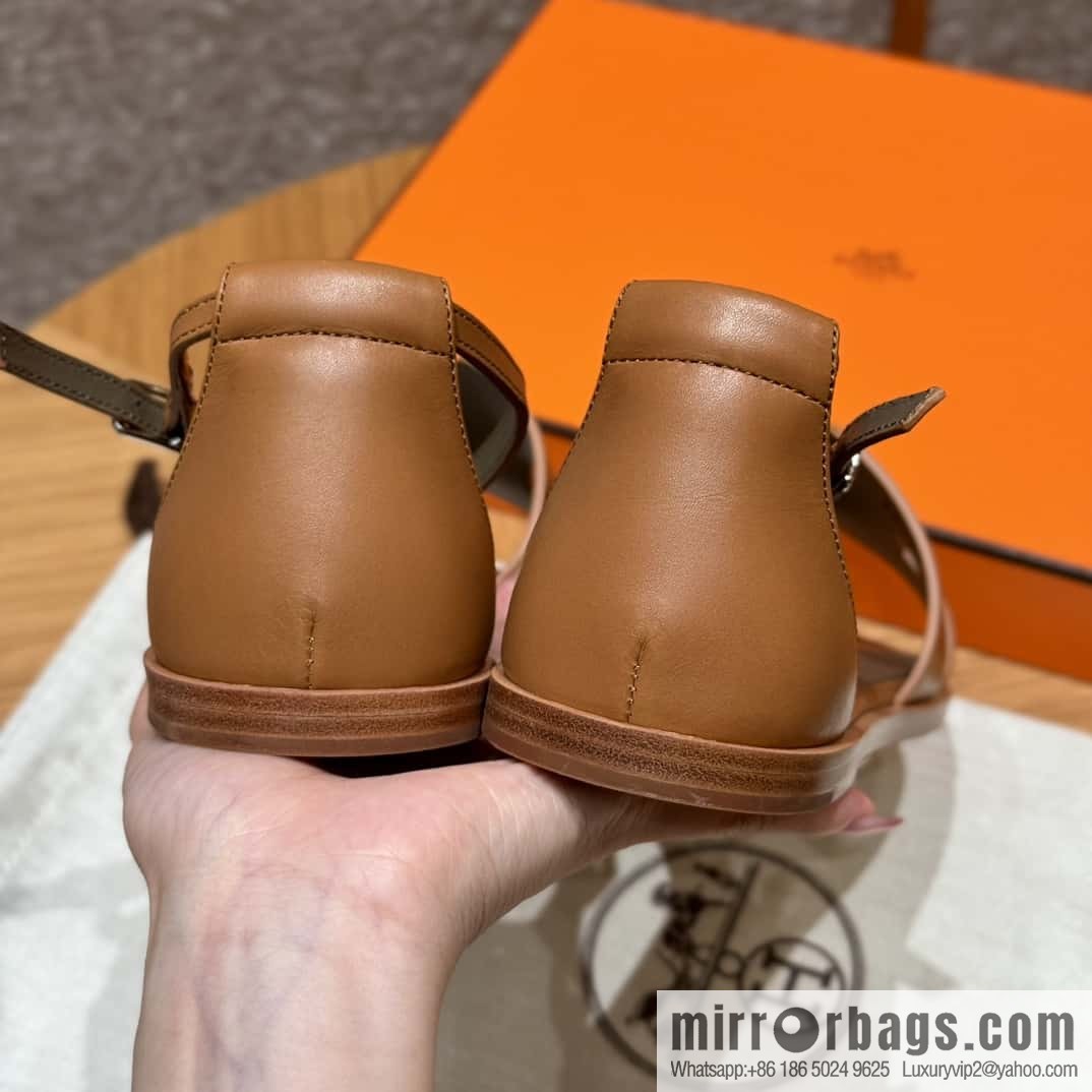 Hermès H's must-wear sandals in spring and summer