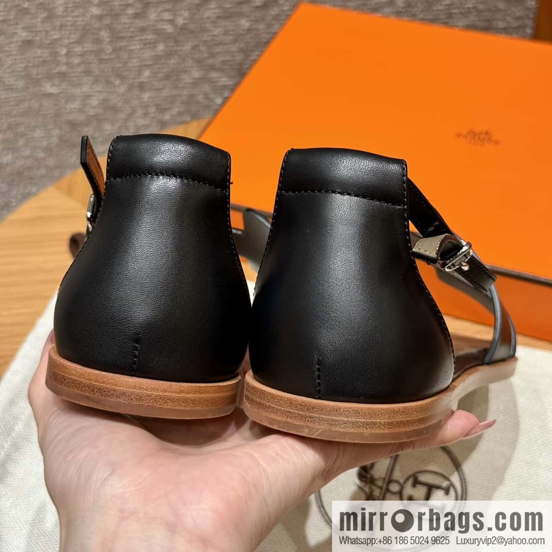 Hermès H's must-wear sandals in spring and summer