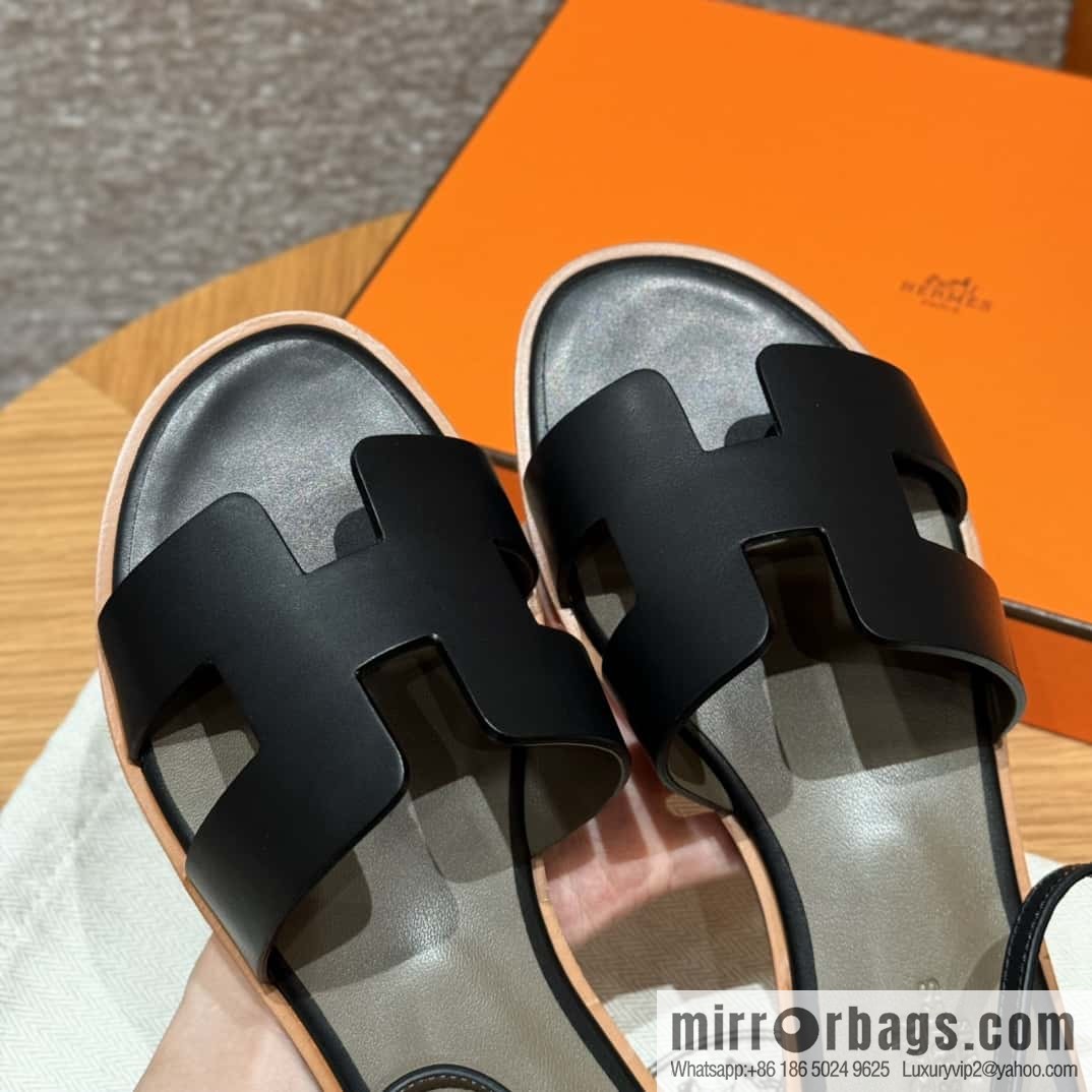 Hermès H's must-wear sandals in spring and summer