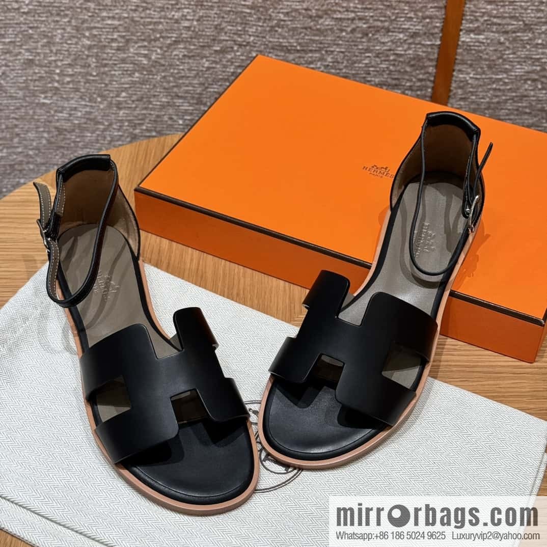 Hermès H's must-wear sandals in spring and summer