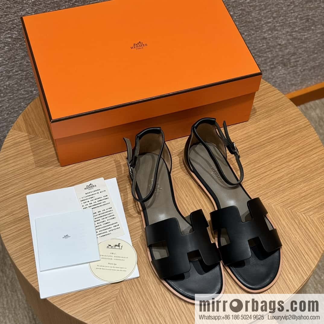 Hermès H's must-wear sandals in spring and summer