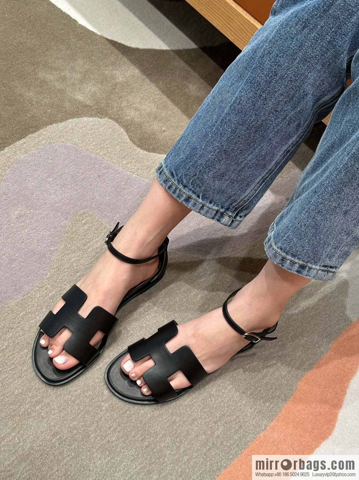 Hermès H's must-wear sandals in spring and summer