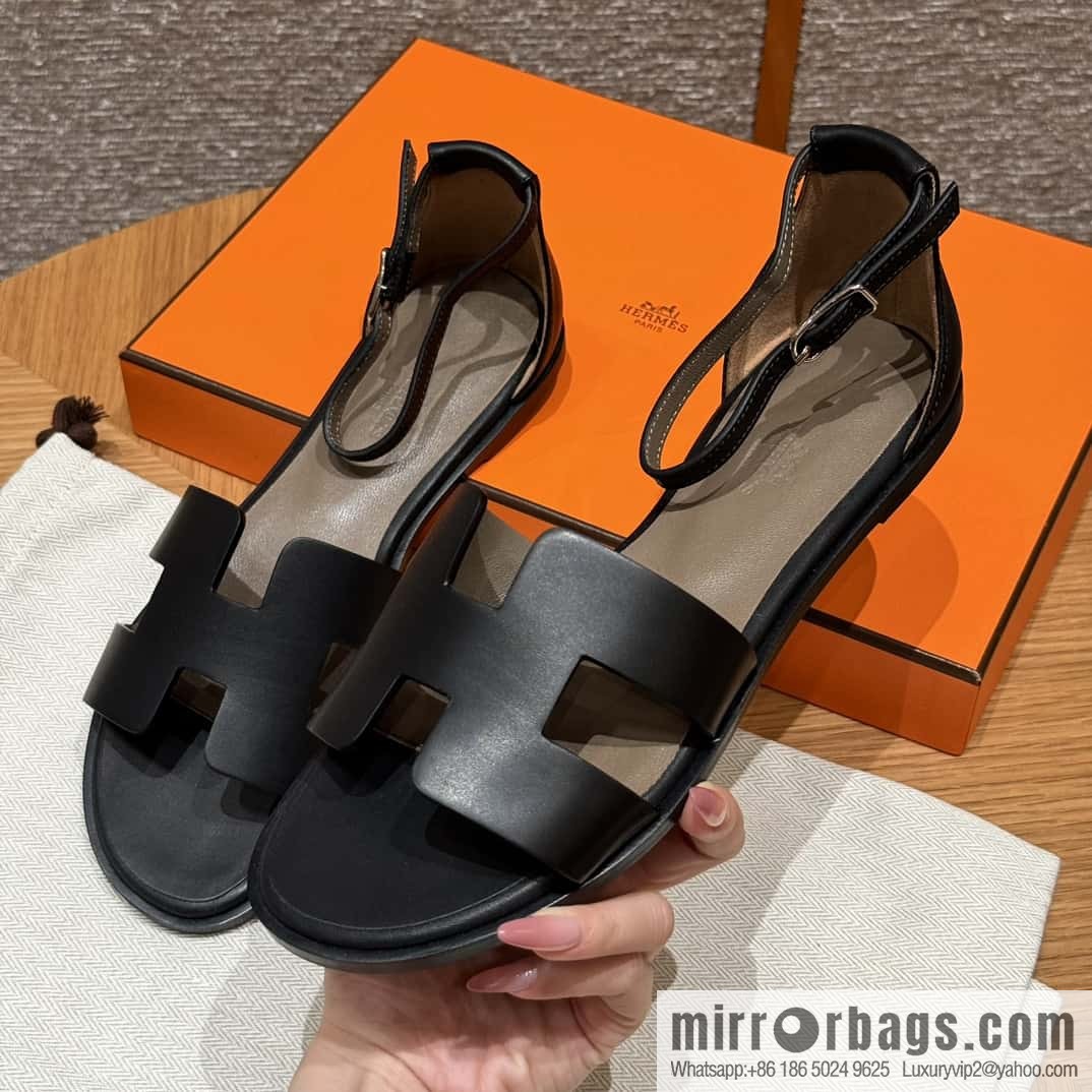 Hermès H's must-wear sandals in spring and summer