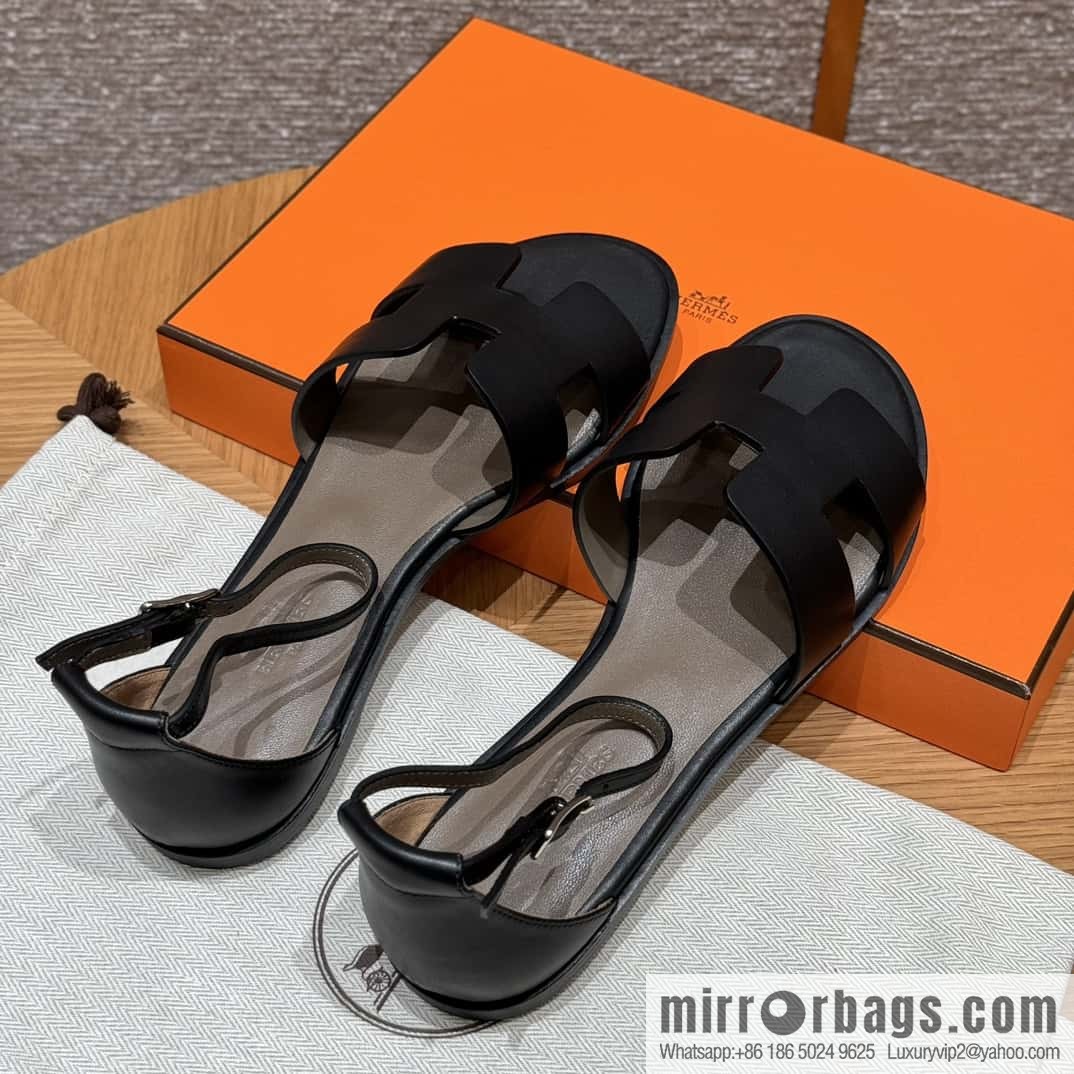 Hermès H's must-wear sandals in spring and summer
