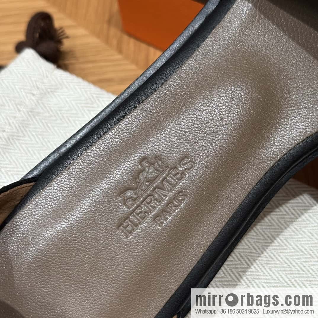 Hermès H's must-wear sandals in spring and summer