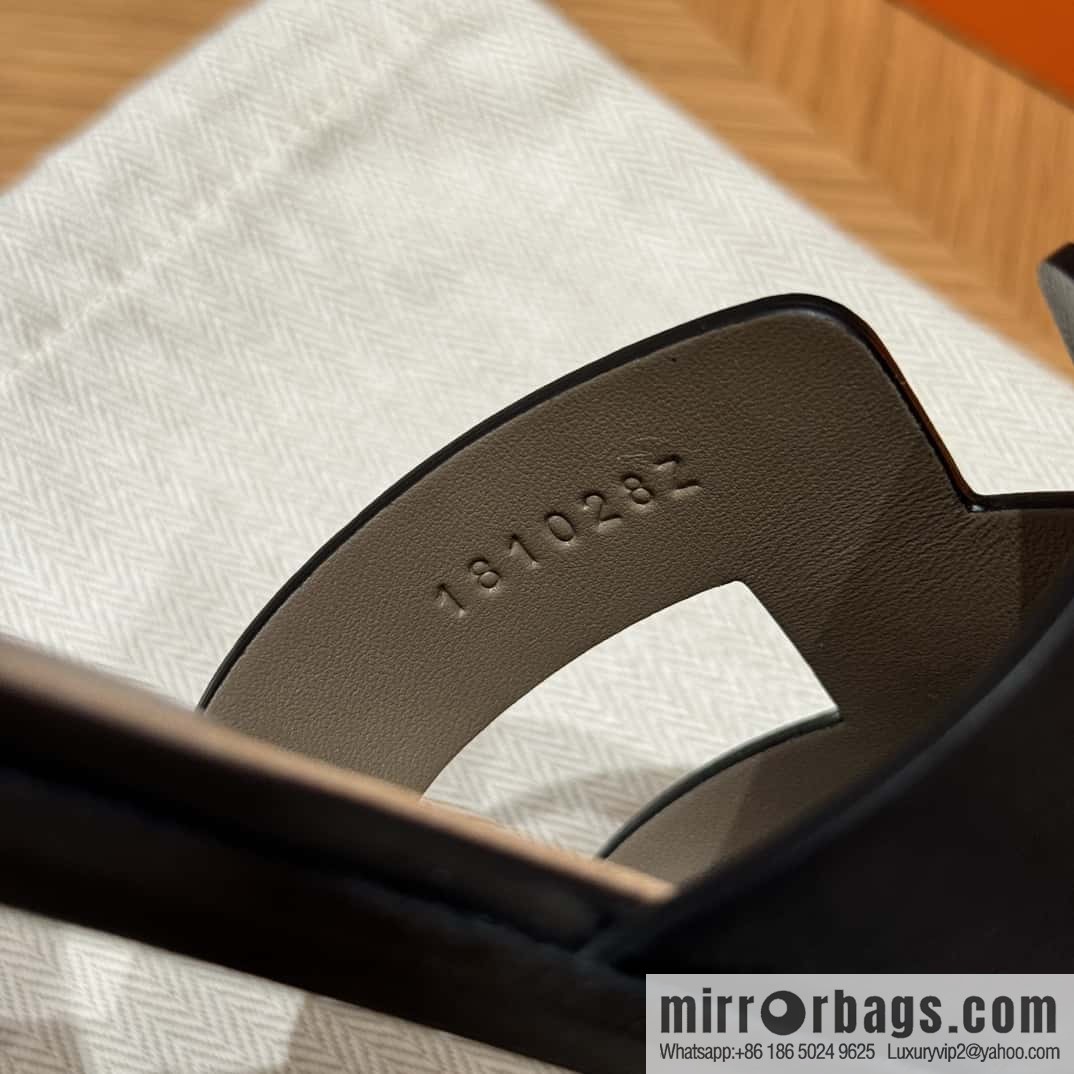 Hermès H's must-wear sandals in spring and summer