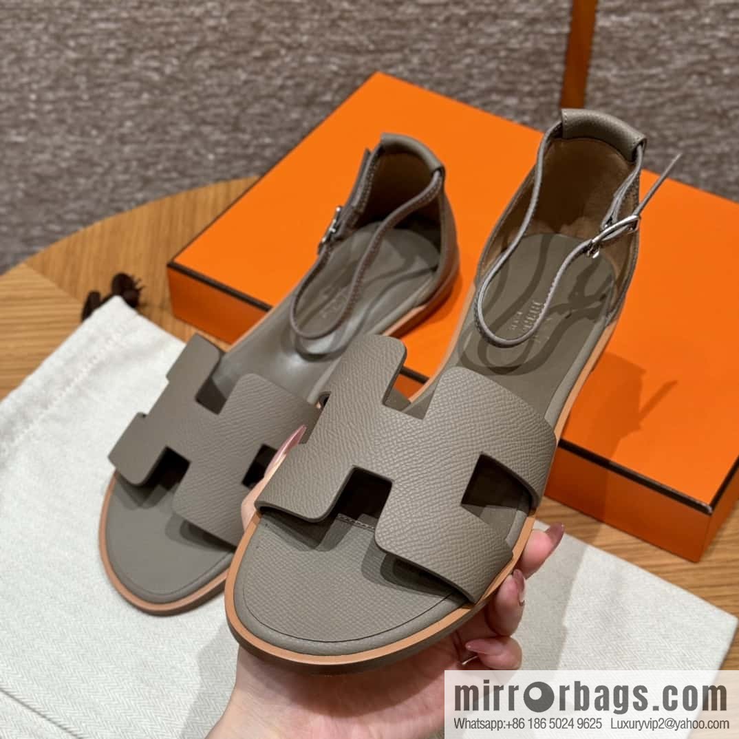 Hermès H's must-wear sandals in spring and summer