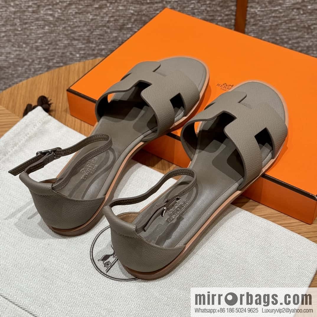 Hermès H's must-wear sandals in spring and summer