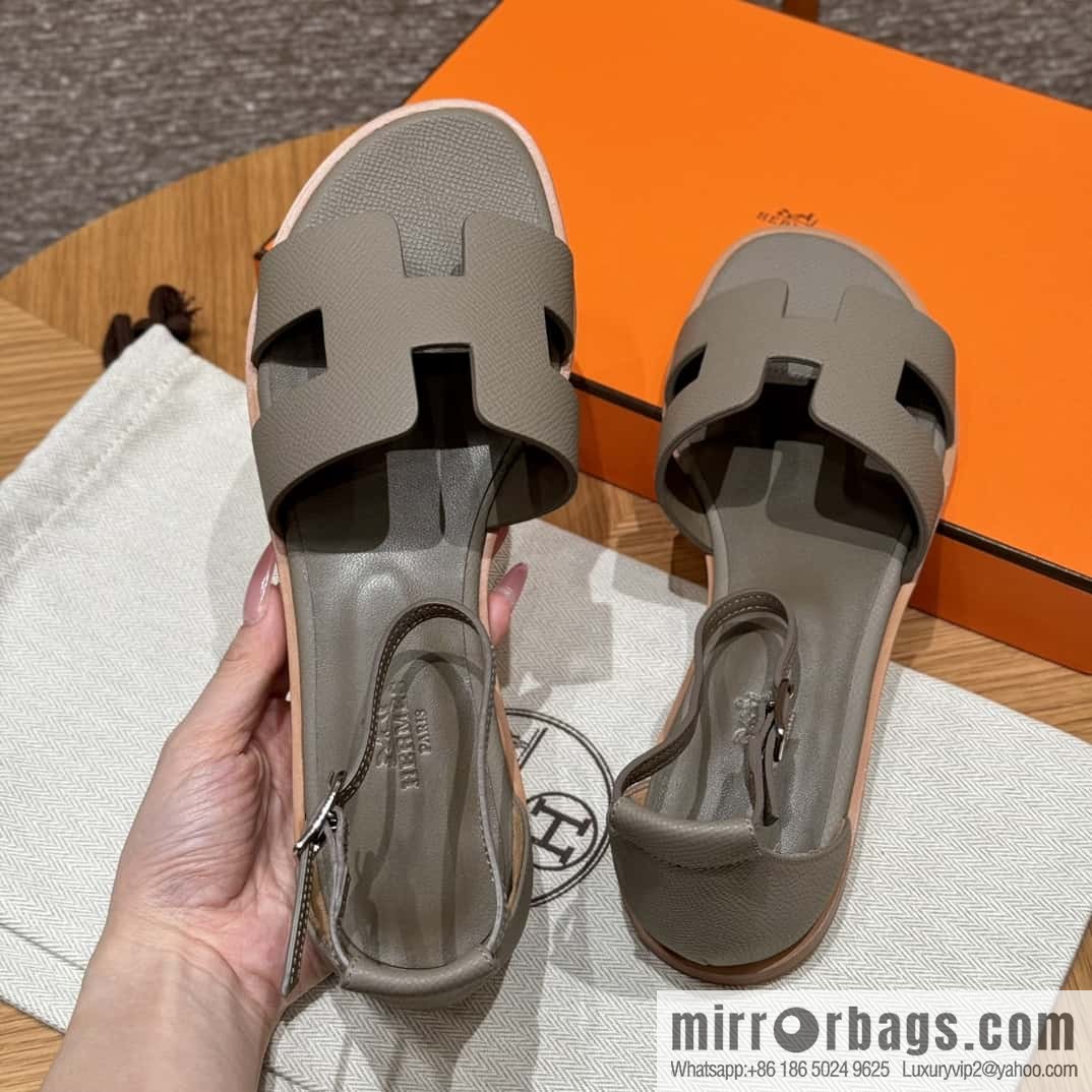 Hermès H's must-wear sandals in spring and summer