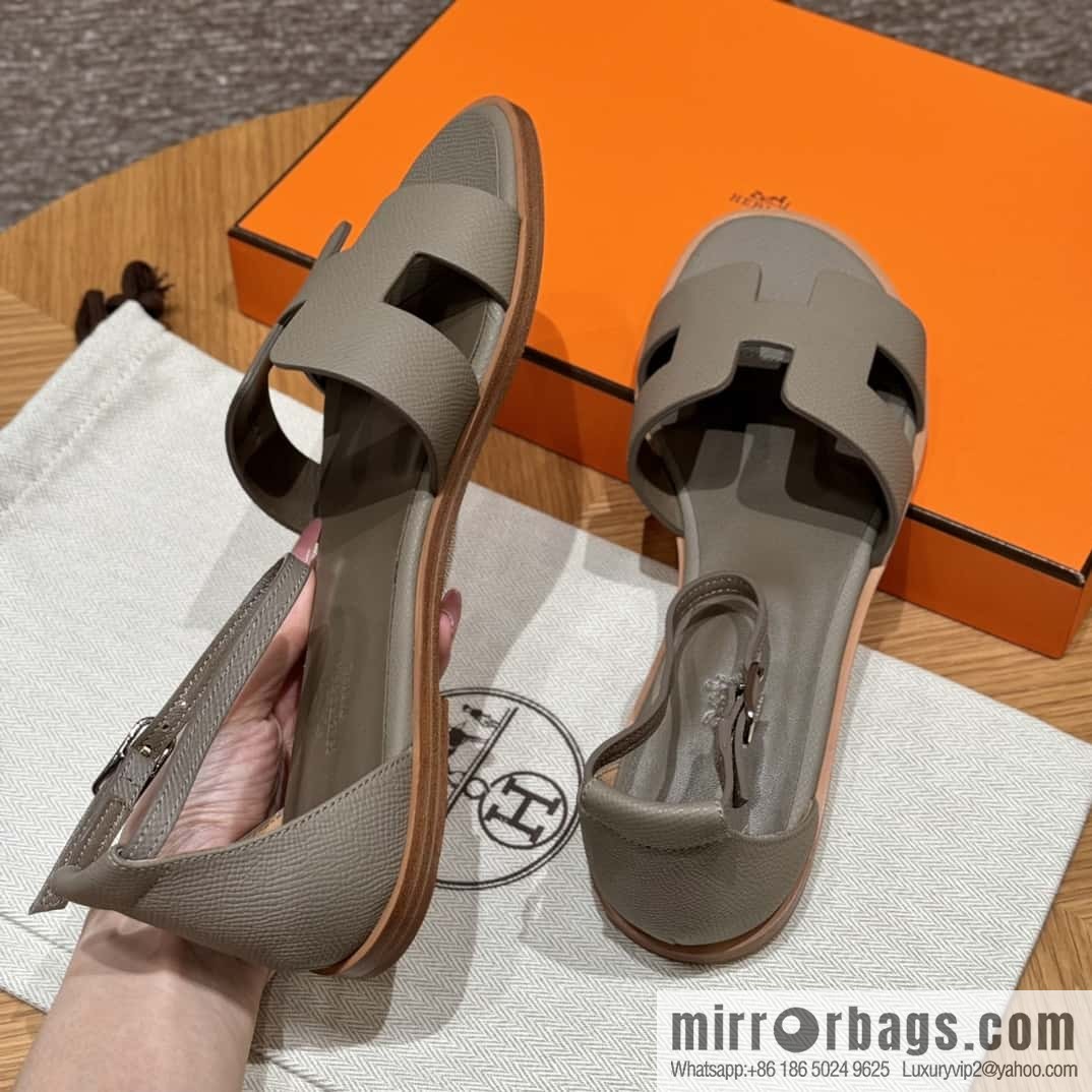 Hermès H's must-wear sandals in spring and summer