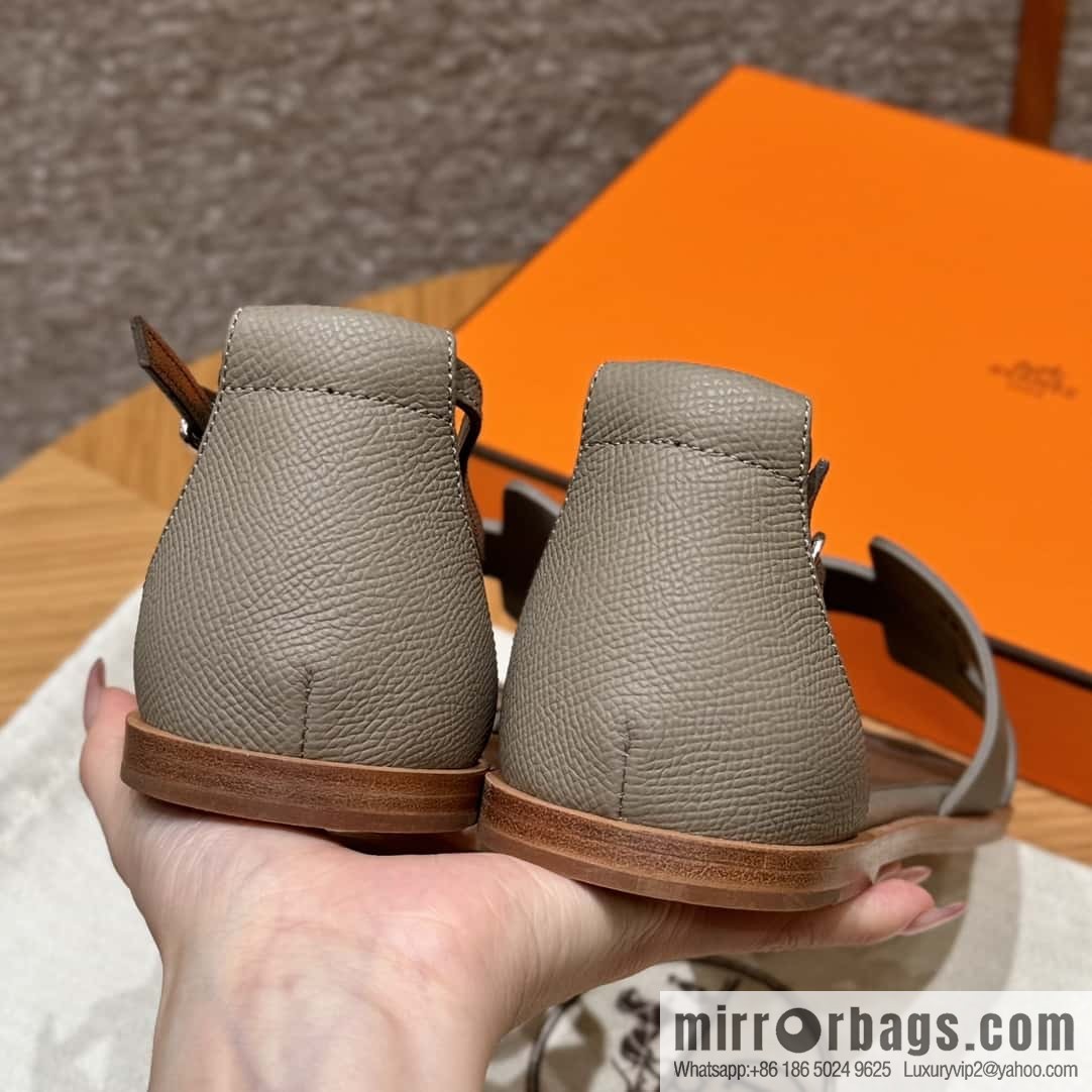 Hermès H's must-wear sandals in spring and summer