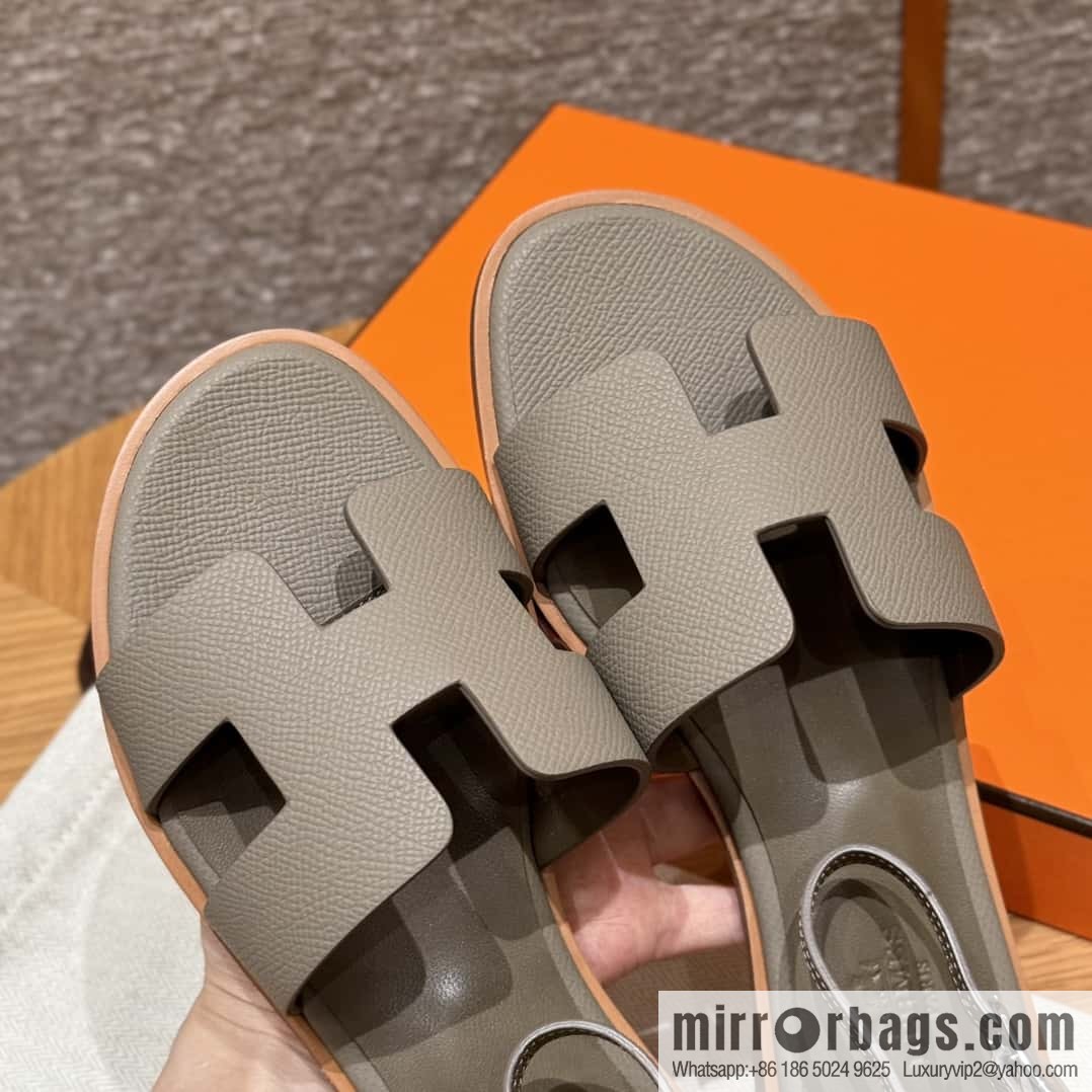 Hermès H's must-wear sandals in spring and summer