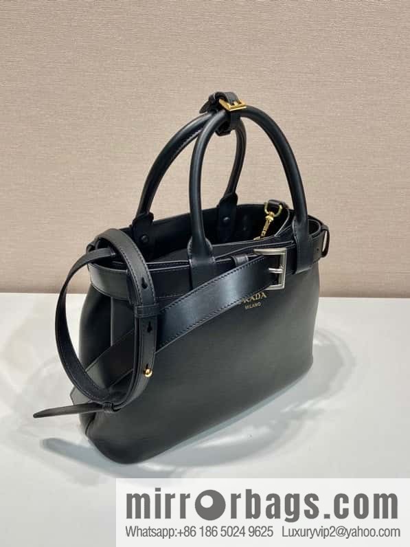 PRADA 🎉 new women's bag 🎉 1BA434S