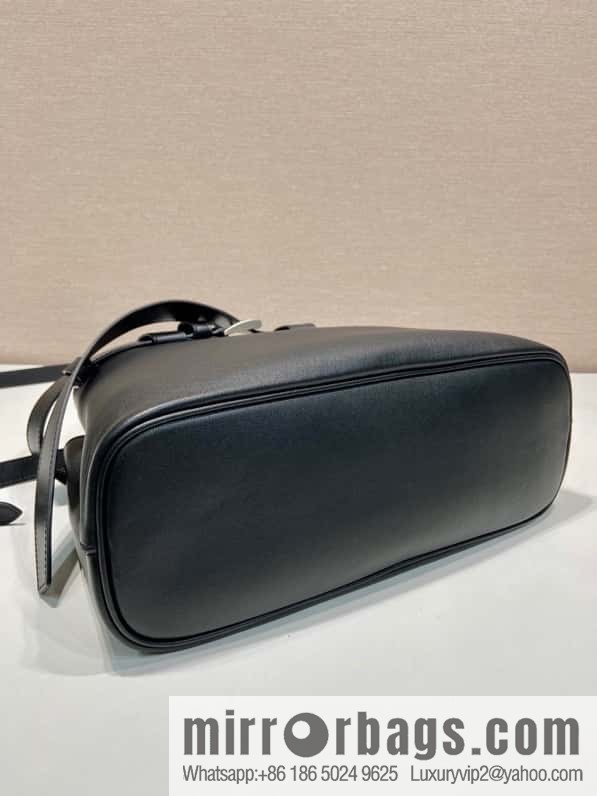 PRADA 🎉 new women's bag 🎉 1BA434S