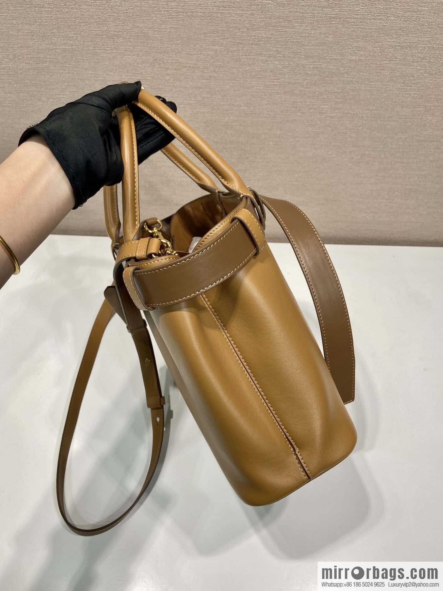 PRADA 🎉 new women's bag 🎉 1BA434S