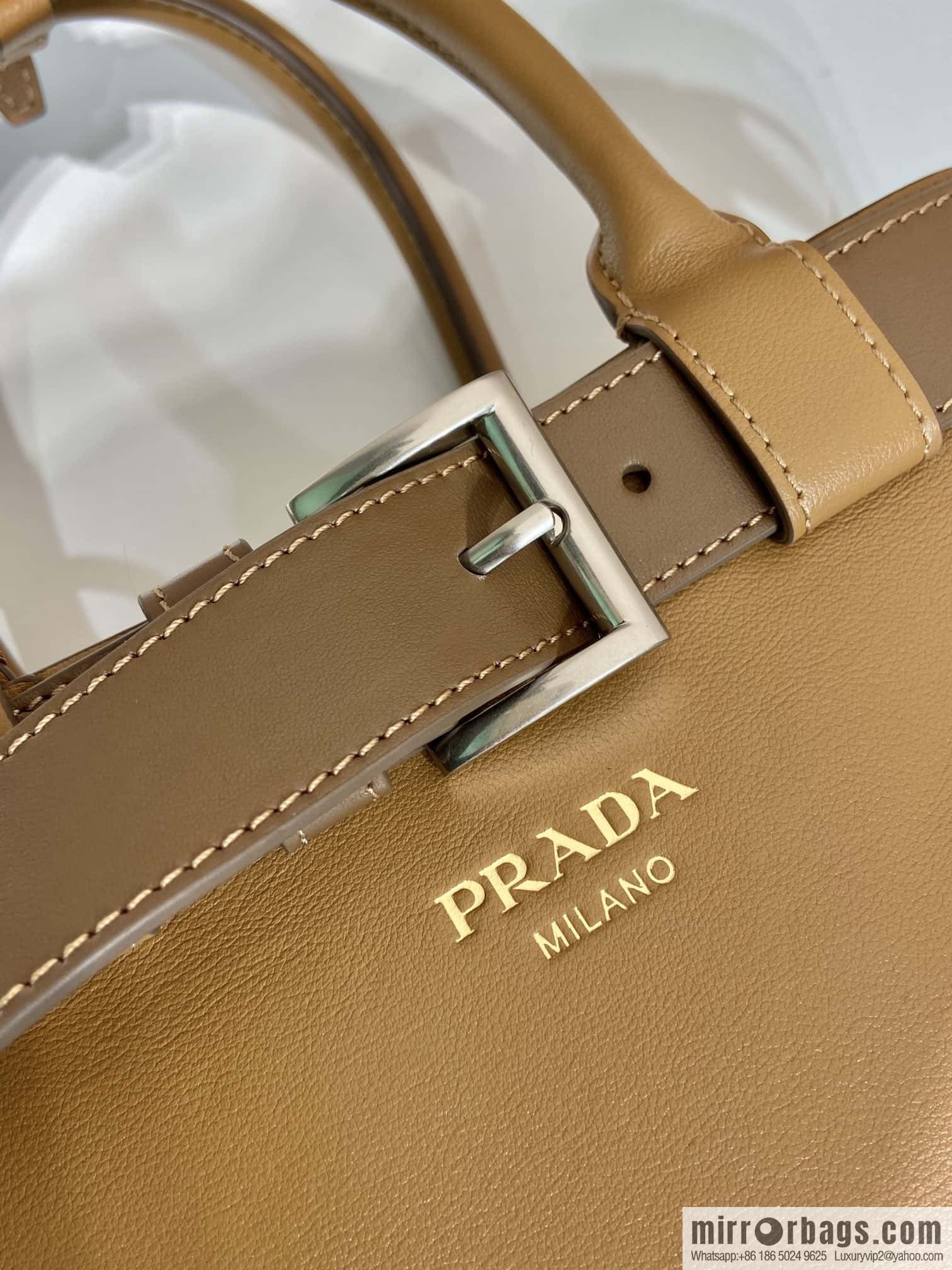 PRADA 🎉 new women's bag 🎉 1BA434S