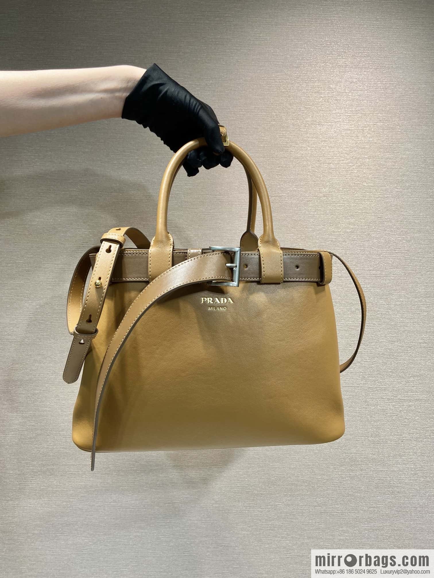 PRADA 🎉 new women's bag 🎉 1BA434S