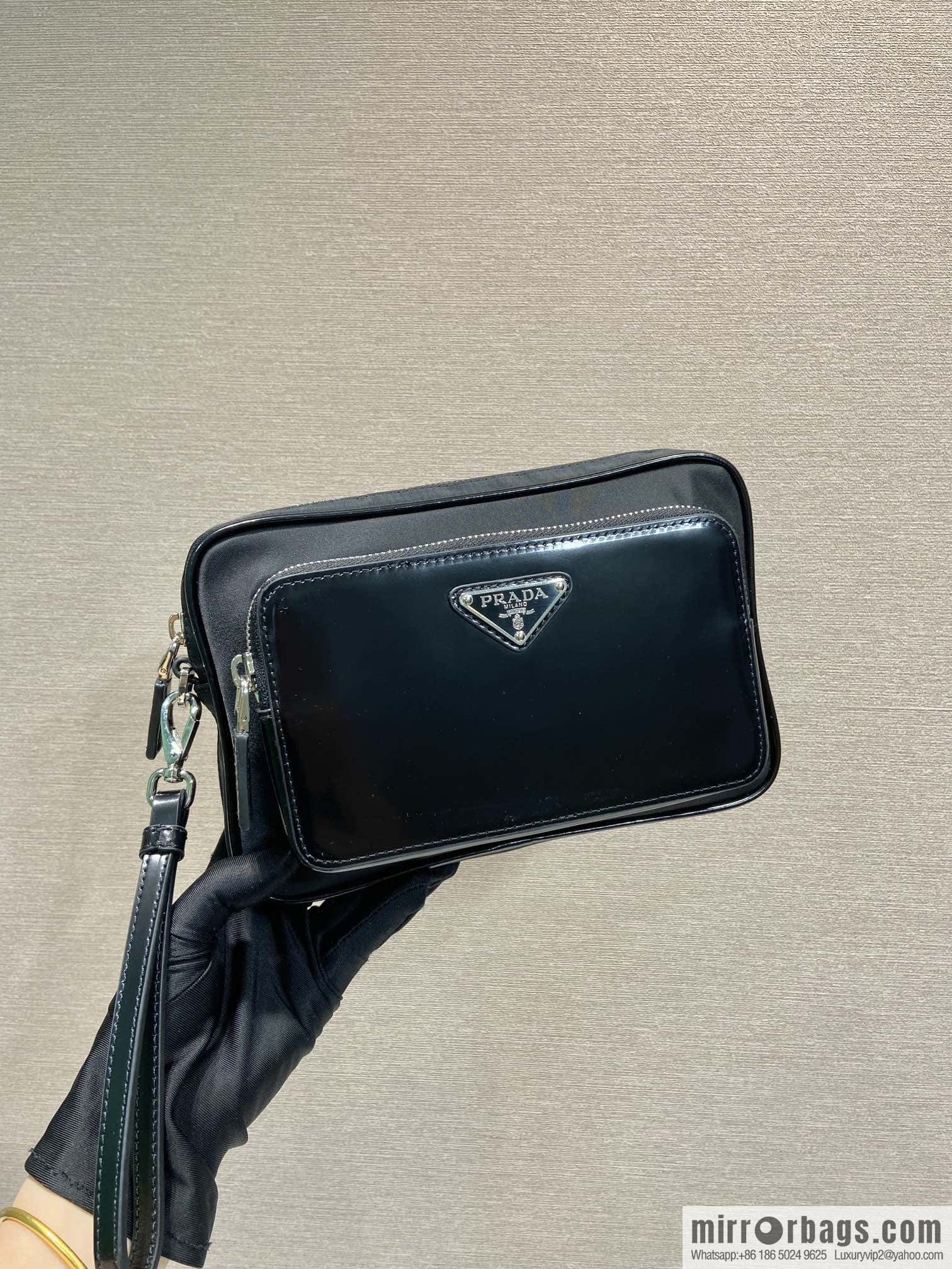 PRADA 🎉 new men's handbag 🎉 2VF041