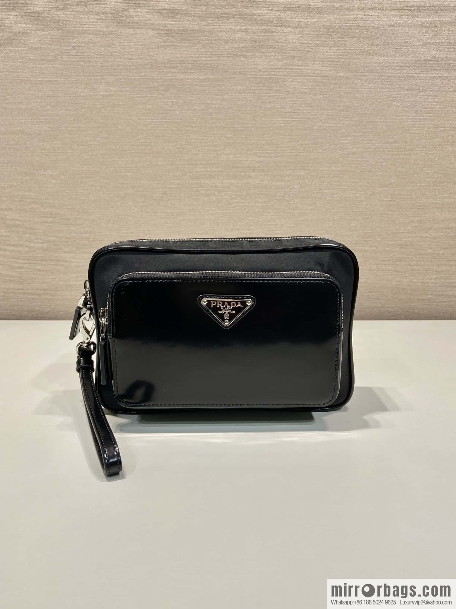 PRADA 🎉 new men's handbag 🎉 2VF041