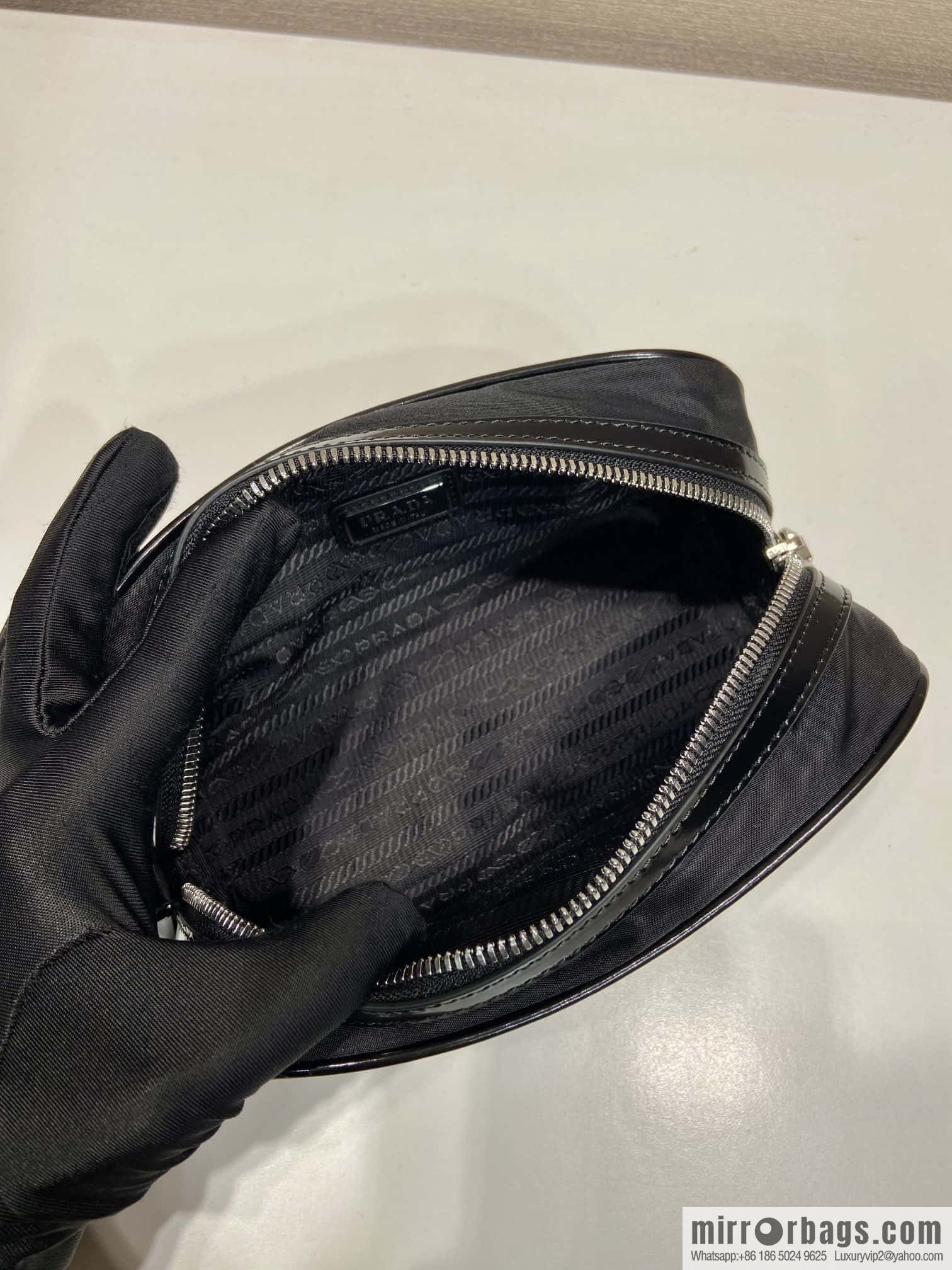 PRADA 🎉 new handbag 🎉 2NE063 Unisex common model