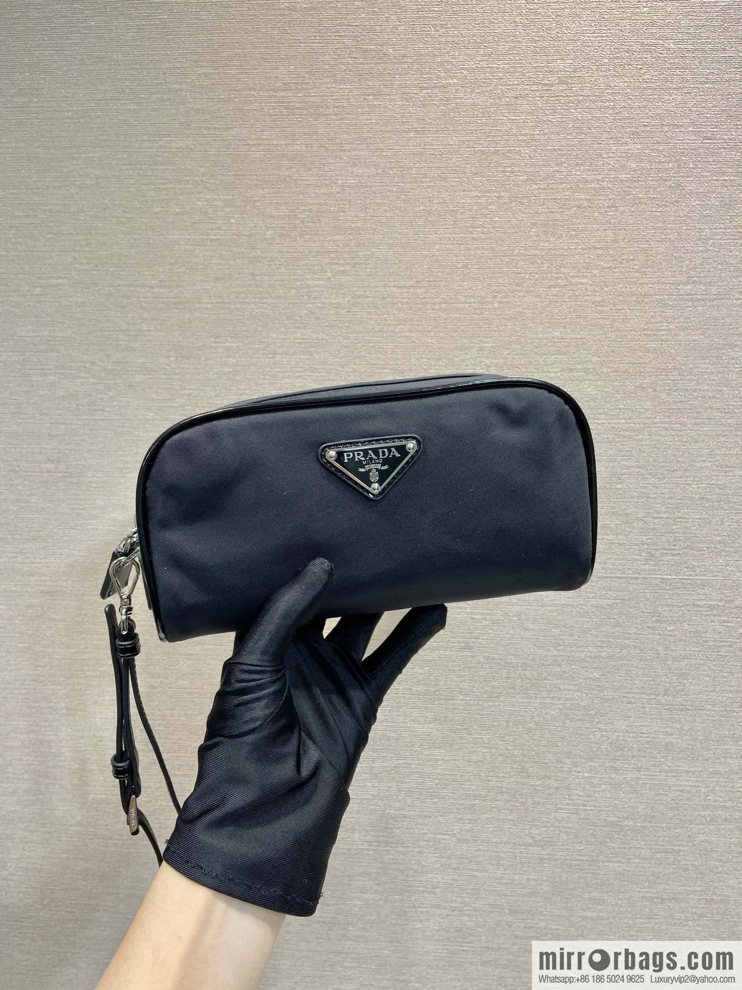 PRADA 🎉 new handbag 🎉 2NE063 Unisex common model