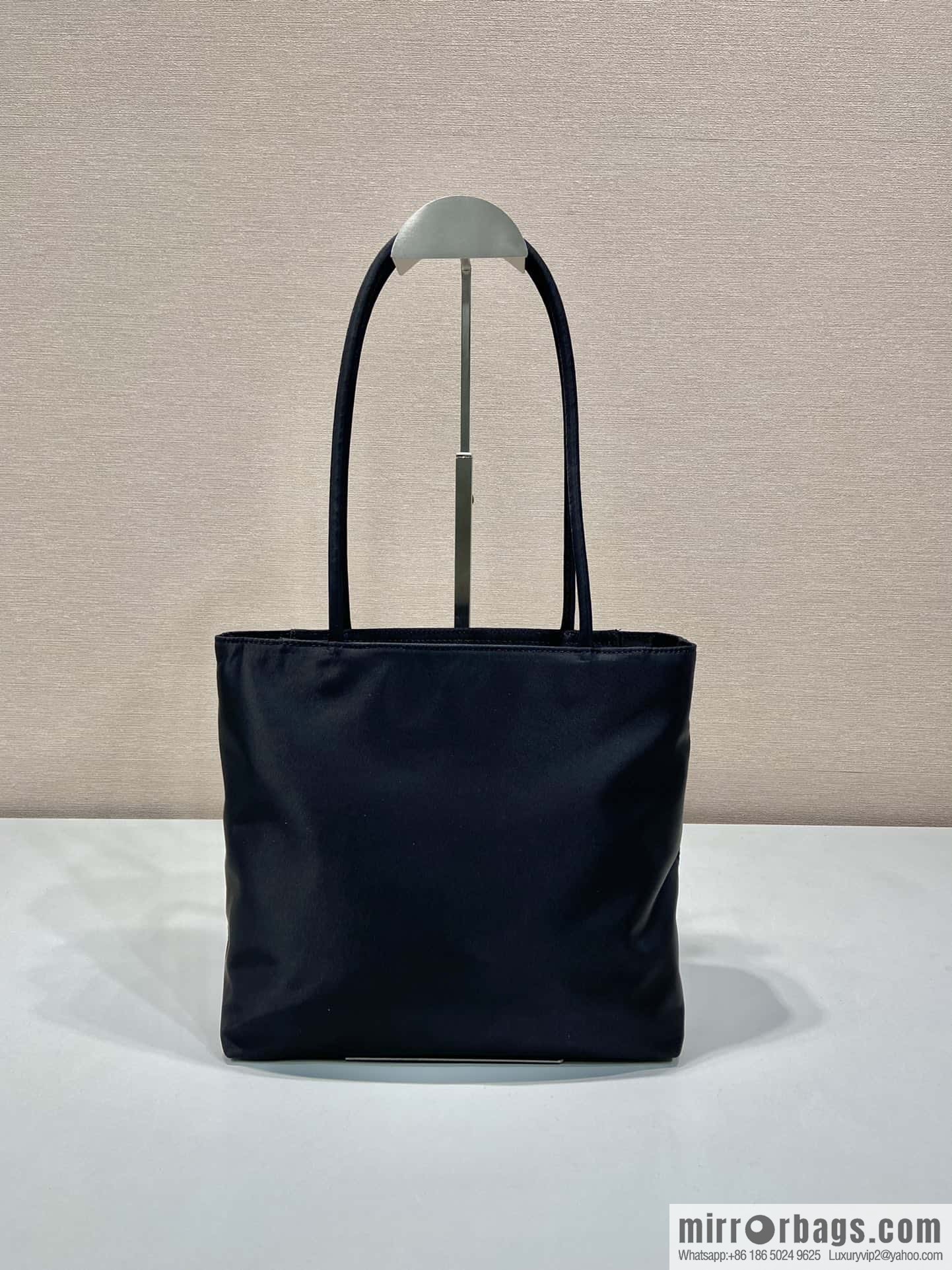 PRADA 🎉 new tote bag 🎉 B6247 S