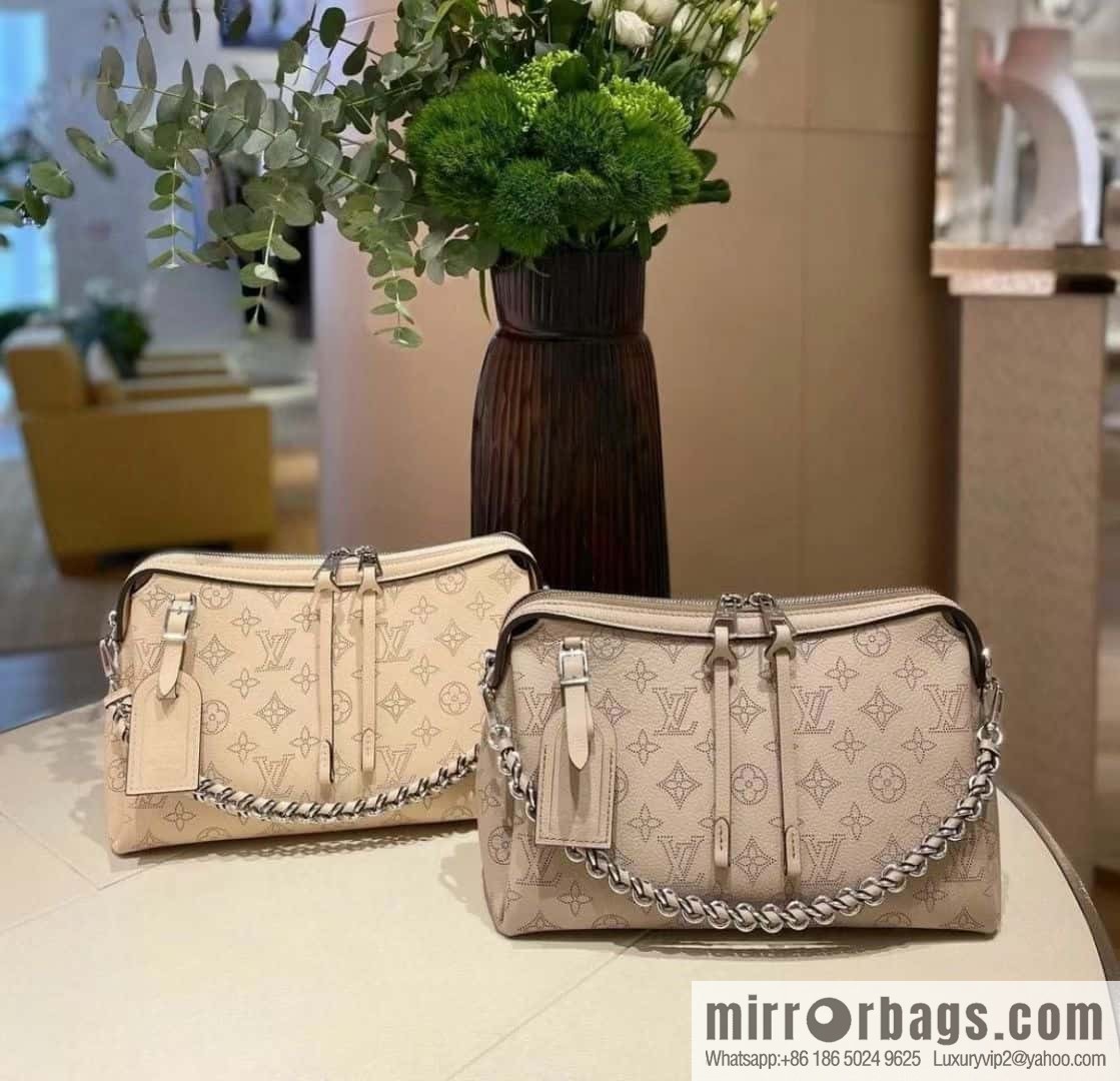 LV M24114 HAND IT ALL Small handbag
