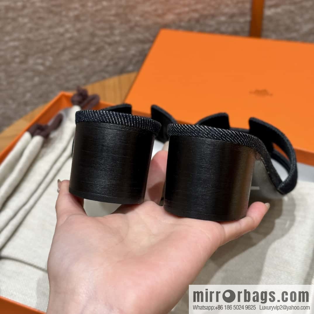 Hermès' latest popular denim high heels