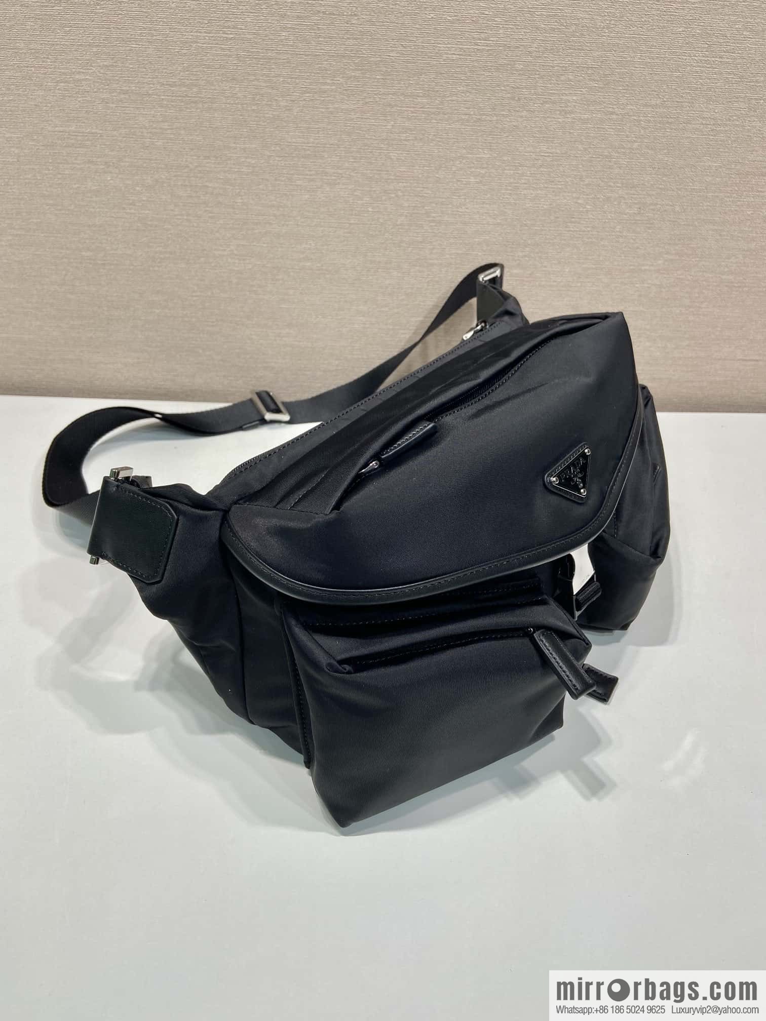 PRADA 🎉 new 🎉 2VH175 shoulder bag