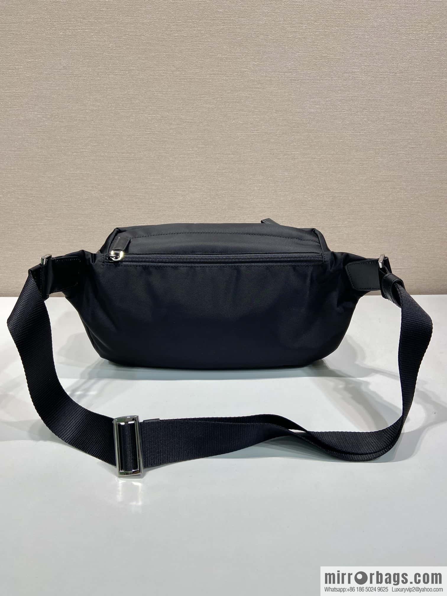 PRADA 🎉 new 🎉 2VH175 shoulder bag