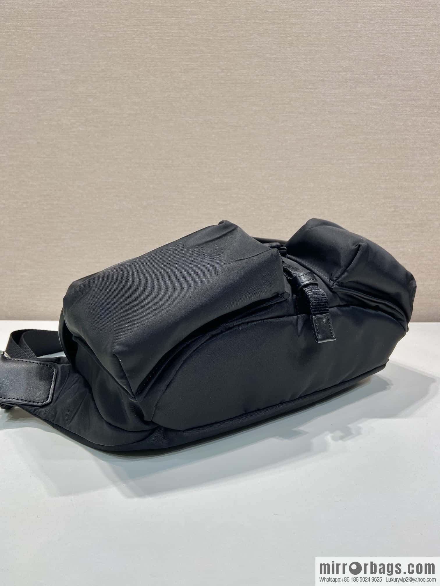 PRADA 🎉 new 🎉 2VH175 shoulder bag