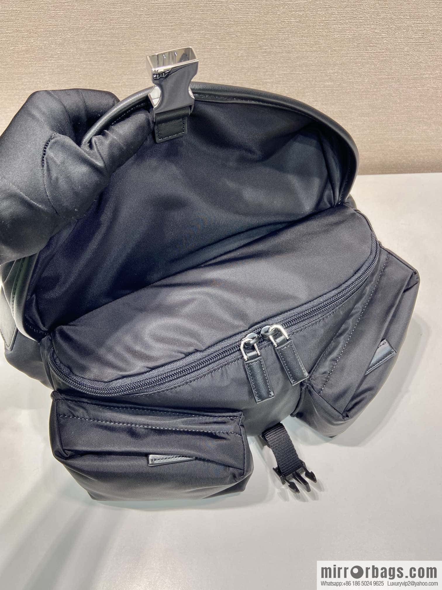 PRADA 🎉 new 🎉 2VH175 shoulder bag