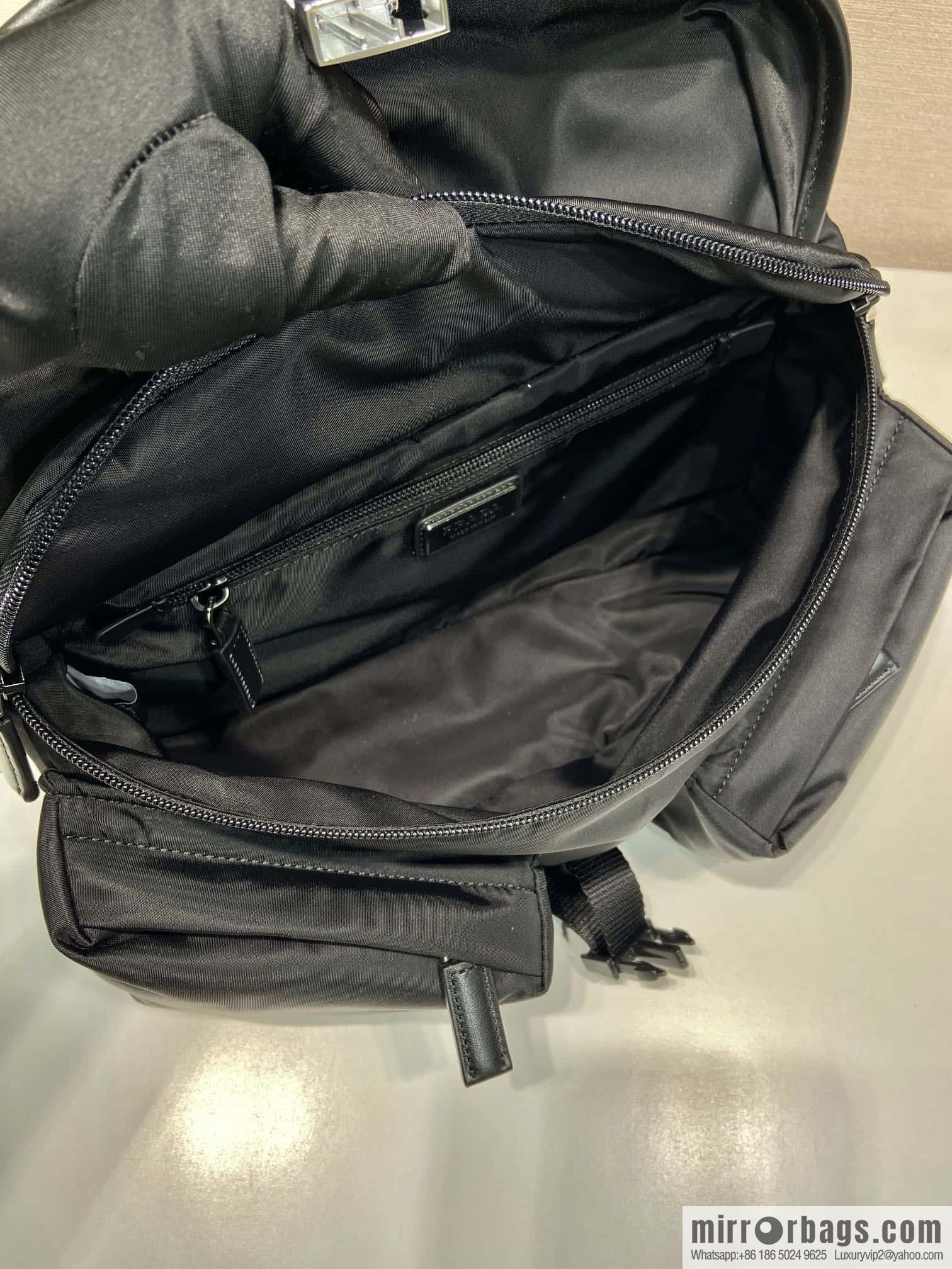 PRADA 🎉 new 🎉 2VH175 shoulder bag