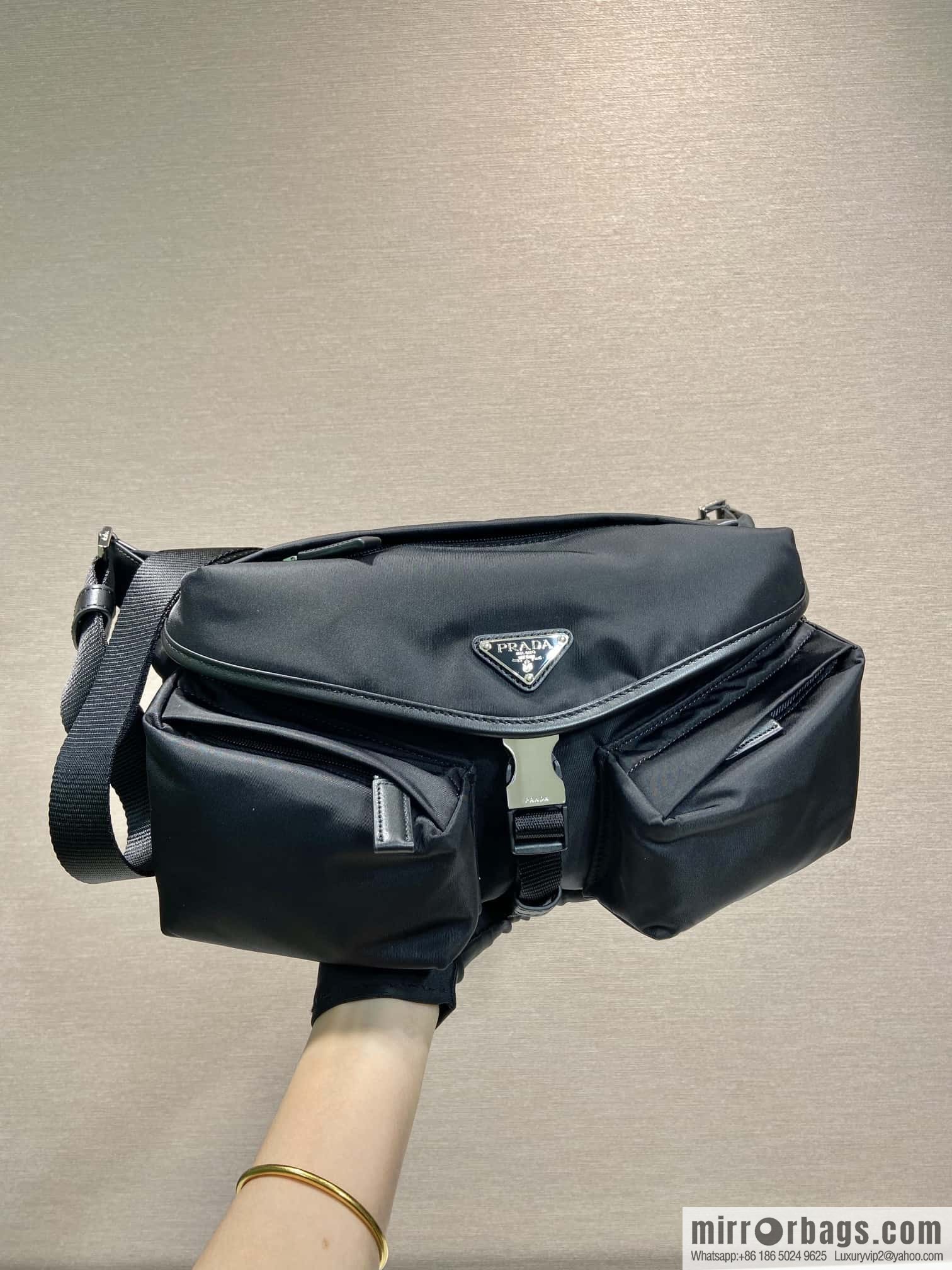 PRADA 🎉 new 🎉 2VH175 shoulder bag