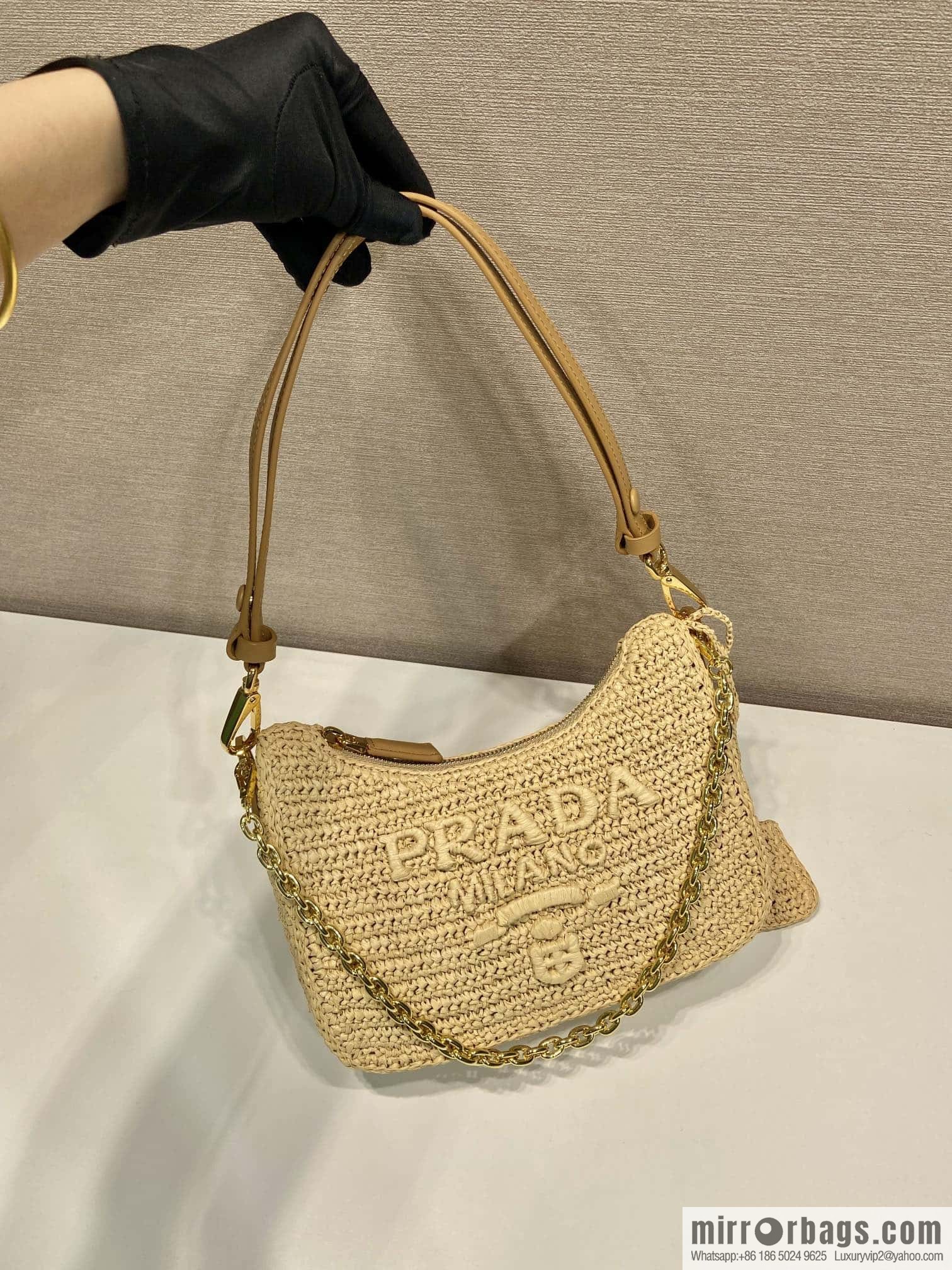 PRADA 🎉 Straw Hobo 🎉 1BC 204 B