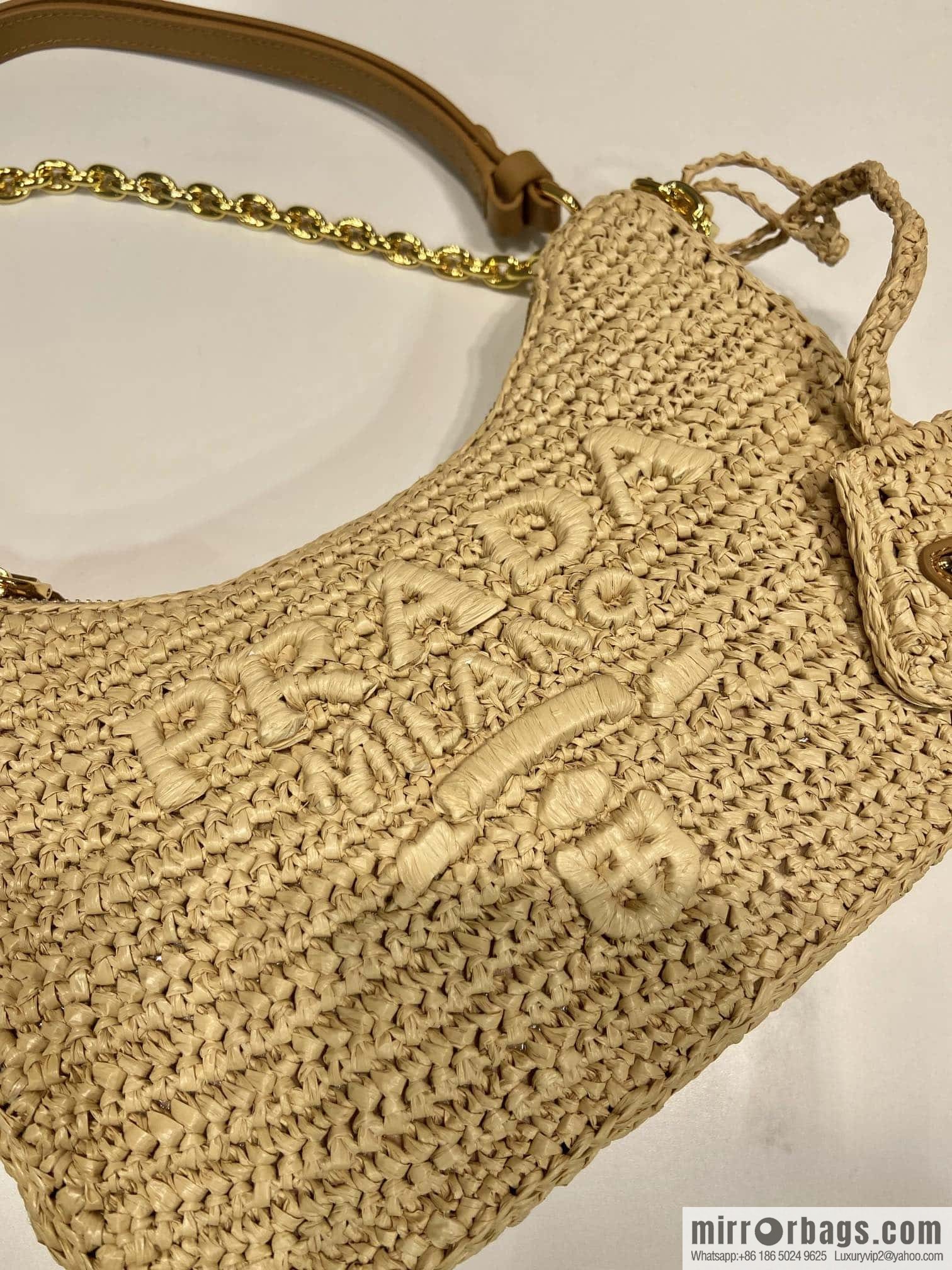PRADA 🎉 Straw Hobo 🎉 1BC 204 B