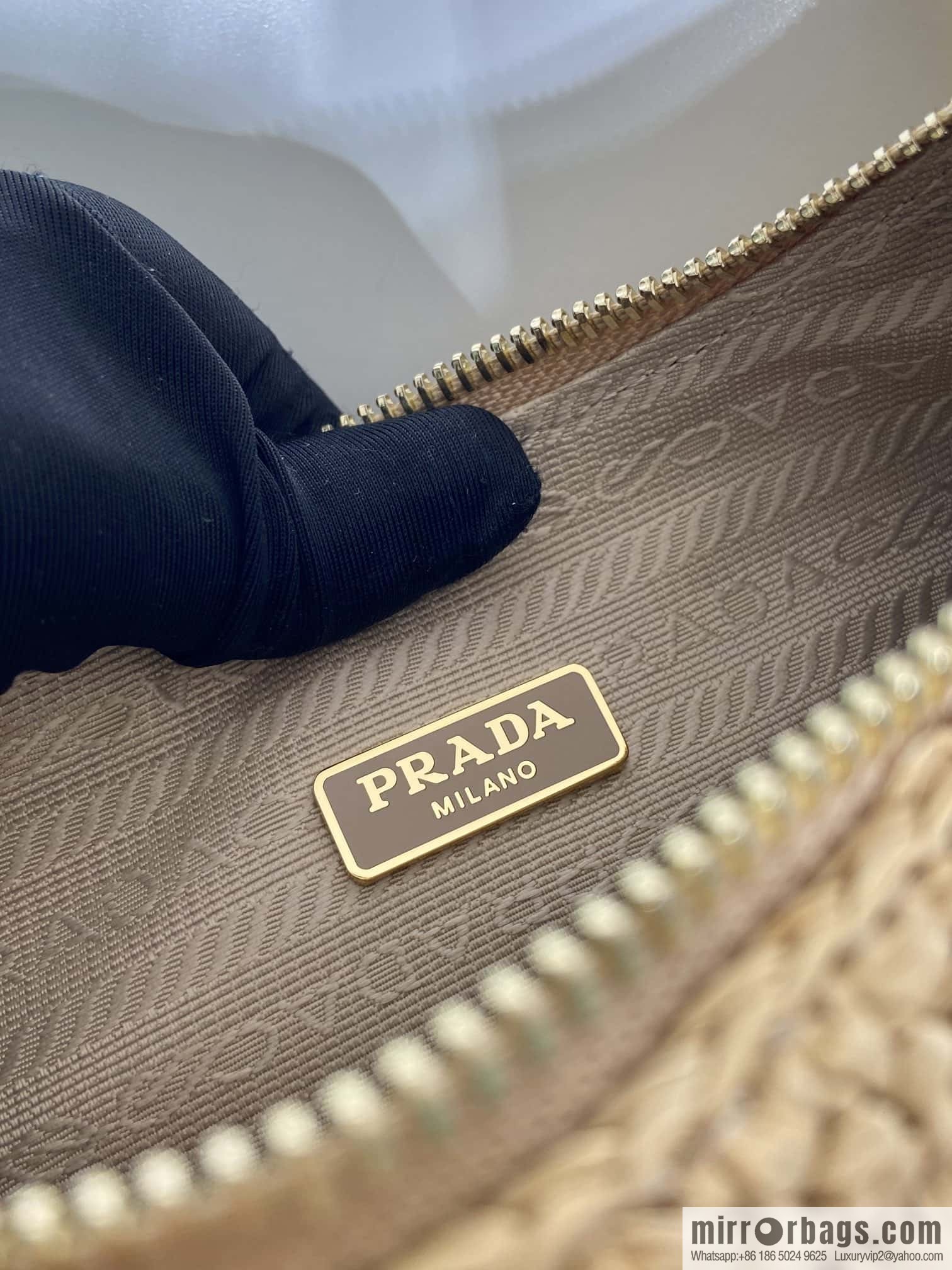 PRADA 🎉 Straw Hobo 🎉 1BC 204 B